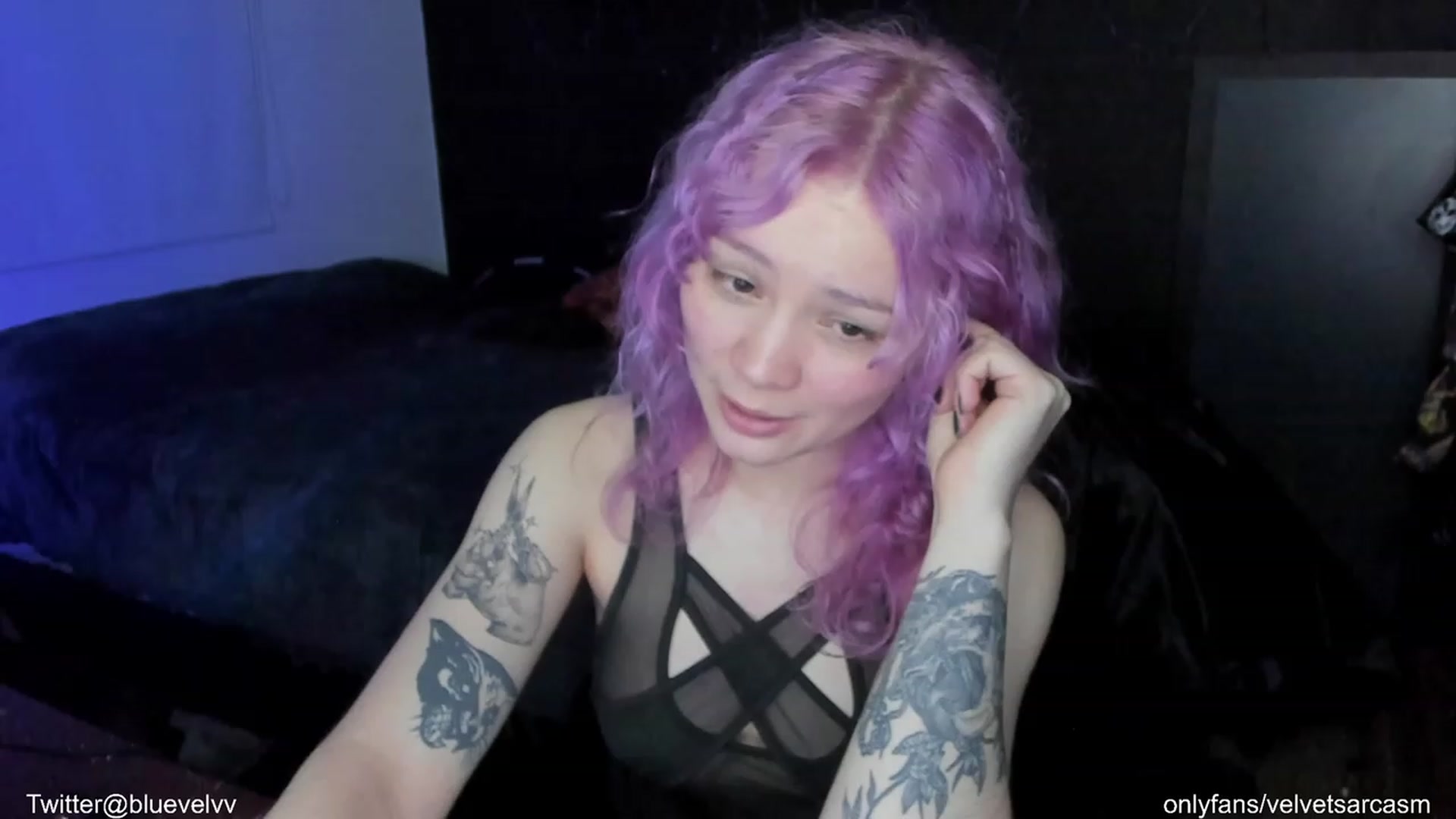Gallery image thumbnail from VelvetSarcasm's myfreecams stream on, 05/15/2023, 05:29 image 2 of 20