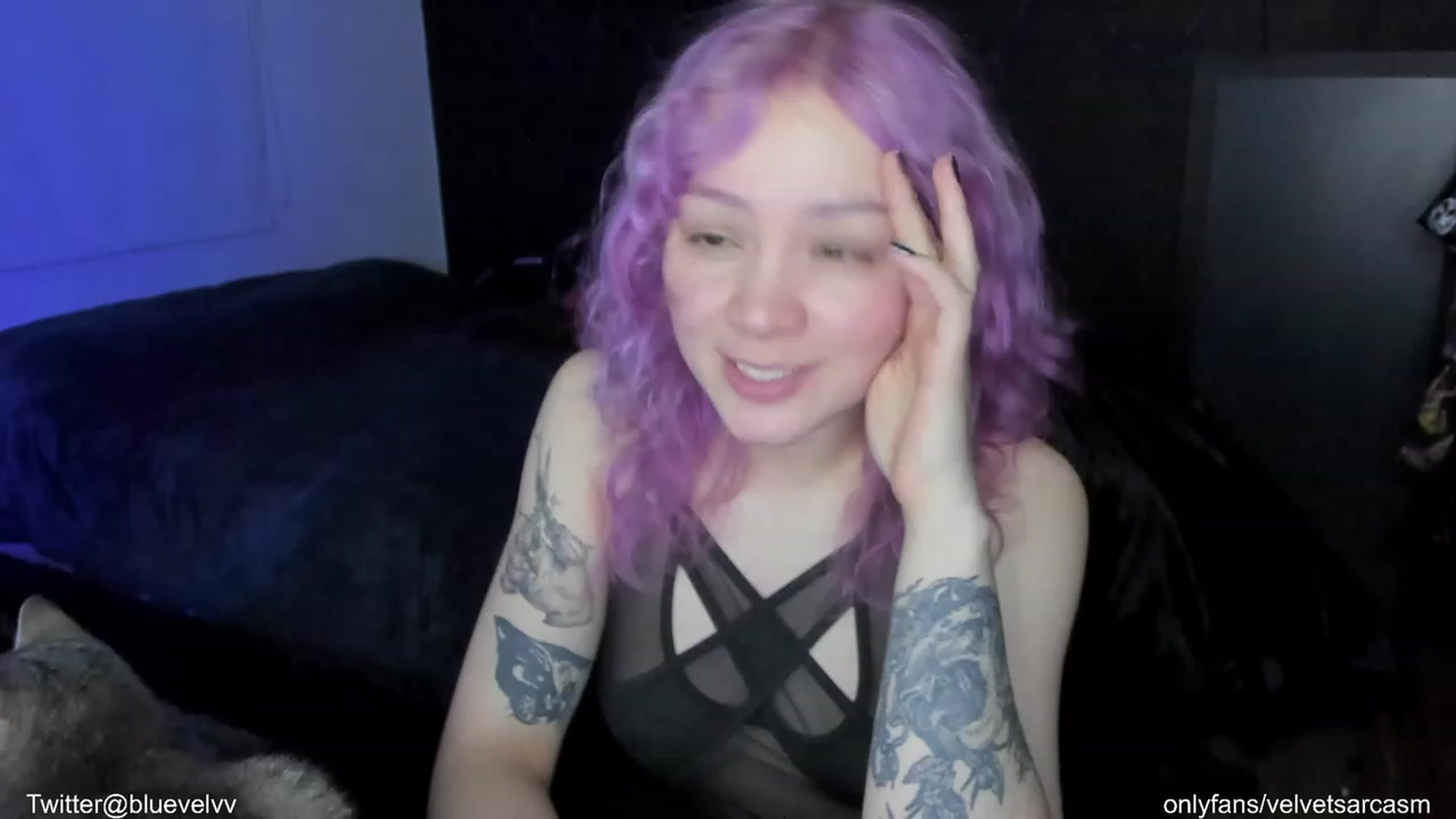 Gallery image thumbnail from VelvetSarcasm's myfreecams stream on, 05/15/2023, 05:29 image 16 of 20
