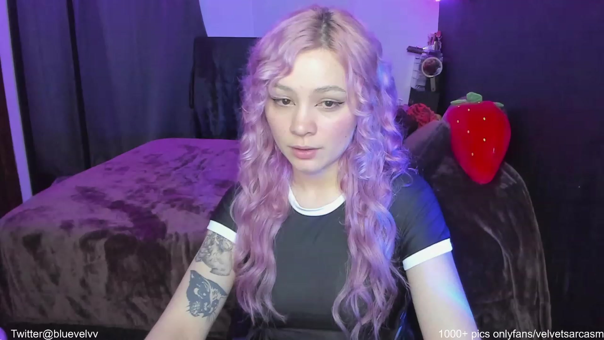 Gallery image thumbnail from VelvetSarcasm's myfreecams stream on, 06/13/2023, 04:01 image 18 of 20
