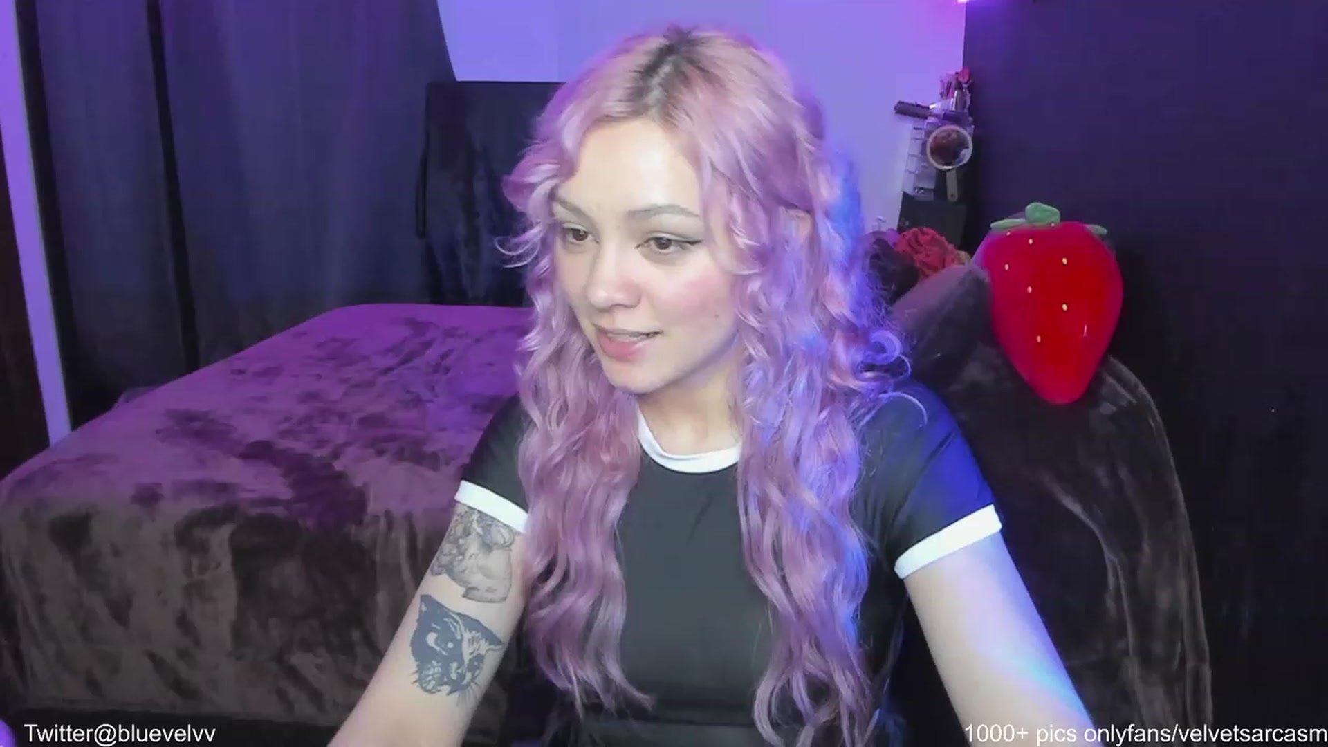 Gallery image thumbnail from VelvetSarcasm's myfreecams stream on, 06/13/2023, 04:01 image 13 of 20