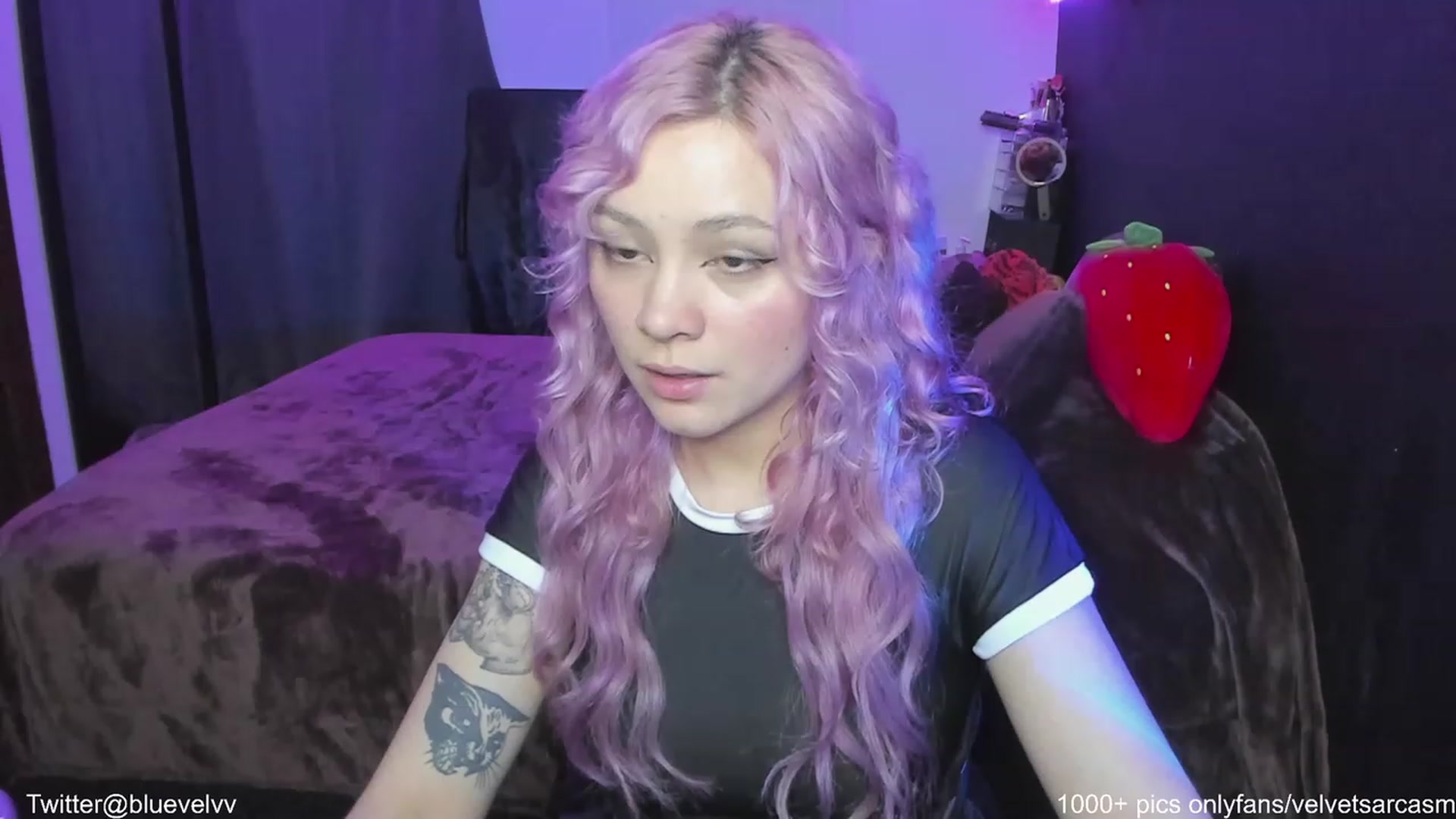 Gallery image thumbnail from VelvetSarcasm's myfreecams stream on, 06/13/2023, 04:01 image 9 of 20