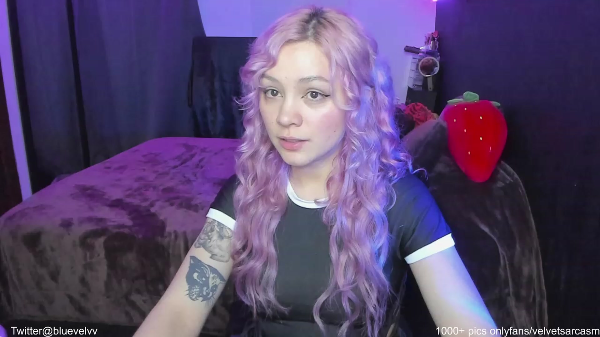 Gallery image thumbnail from VelvetSarcasm's myfreecams stream on, 06/13/2023, 04:01 image 11 of 20