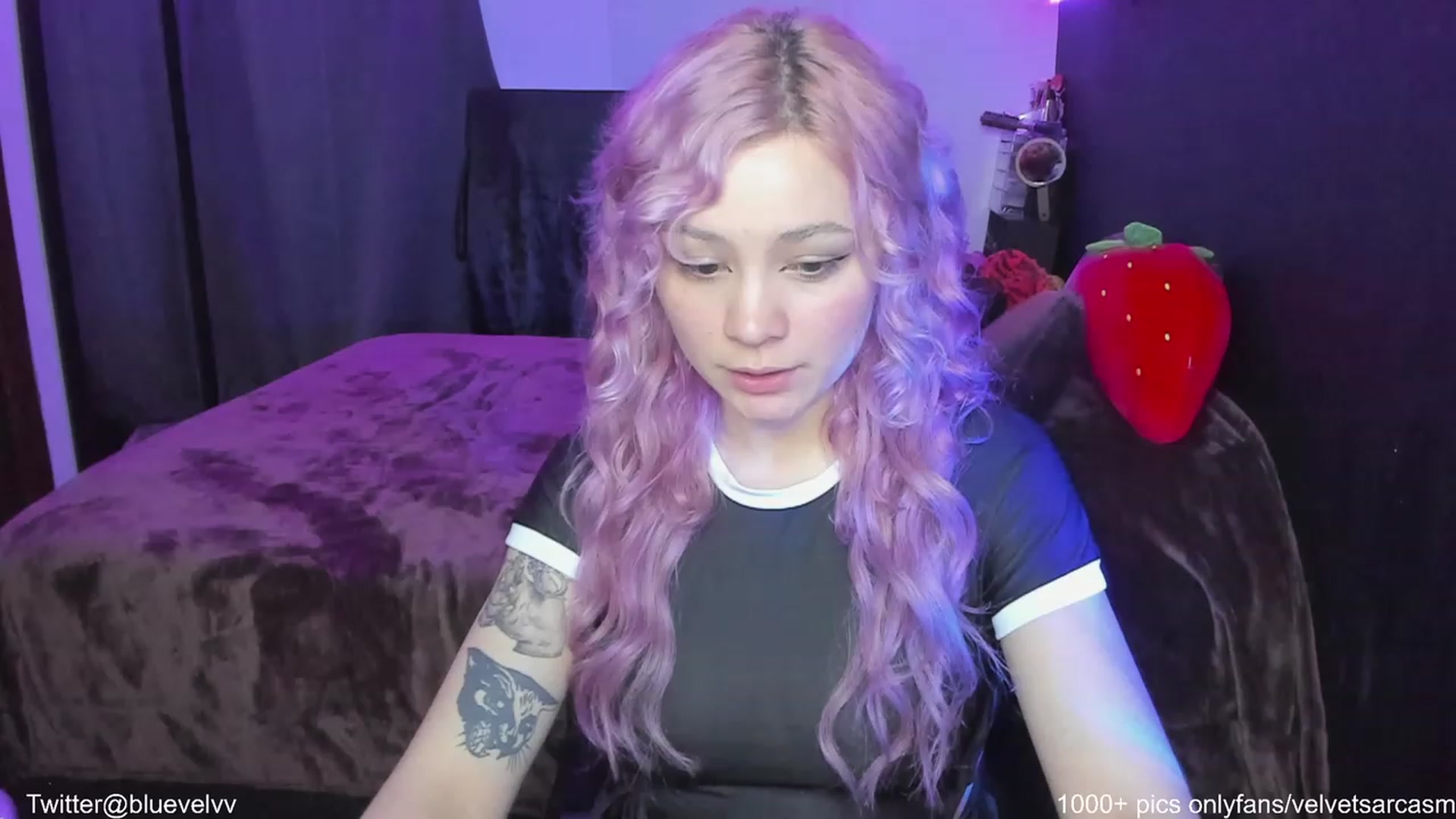 Gallery image thumbnail from VelvetSarcasm's myfreecams stream on, 06/13/2023, 04:01 image 20 of 20