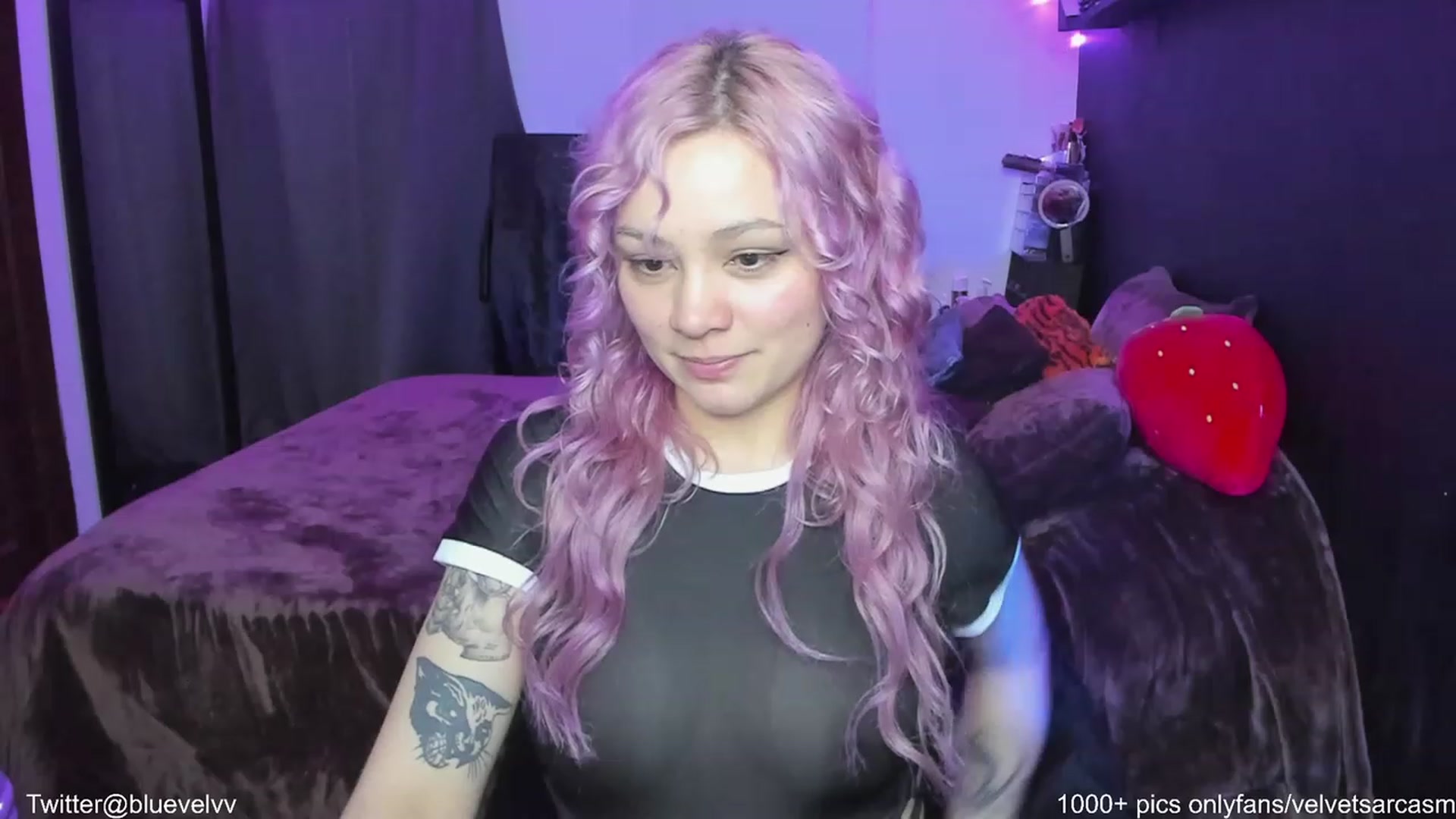 Gallery image thumbnail from VelvetSarcasm's myfreecams stream on, 06/13/2023, 06:14 image 18 of 20