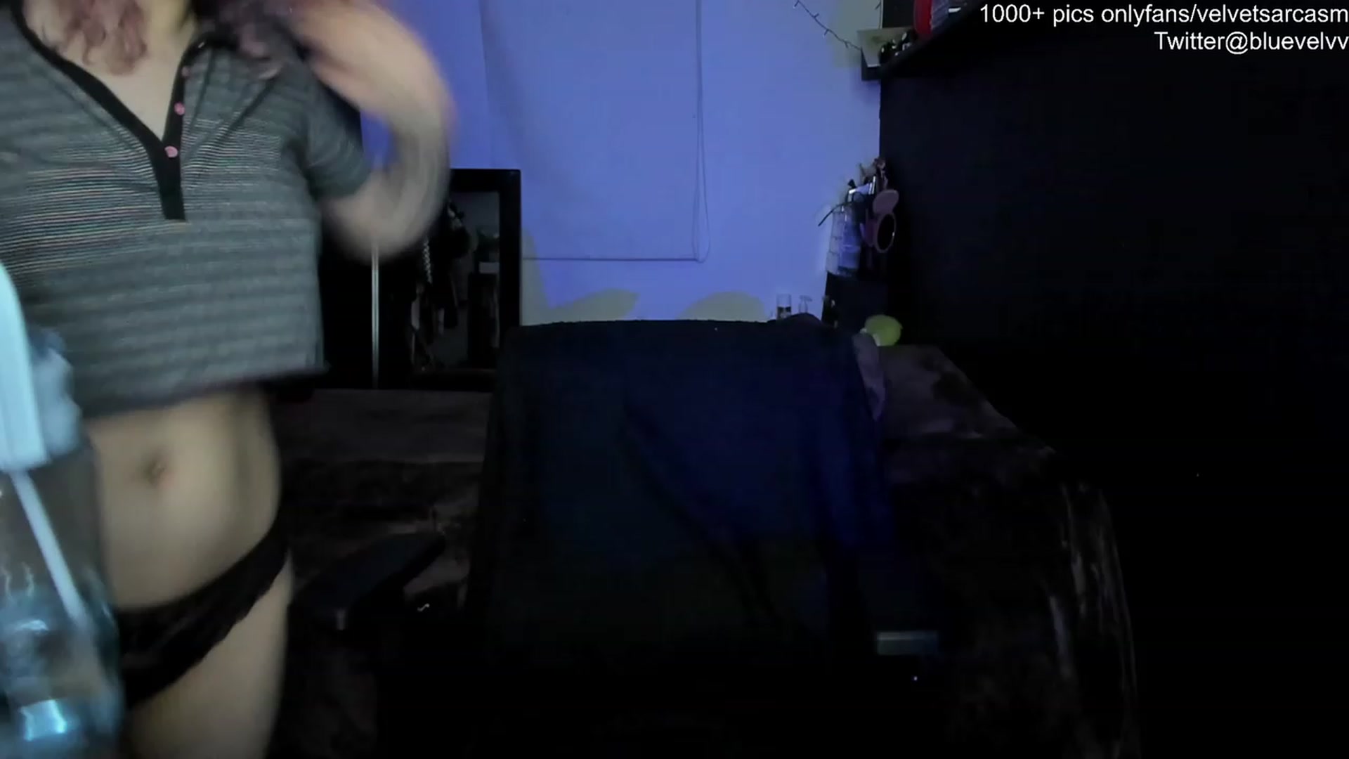Gallery image thumbnail from VelvetSarcasm's myfreecams stream on, 06/26/2023, 05:32 image 3 of 20