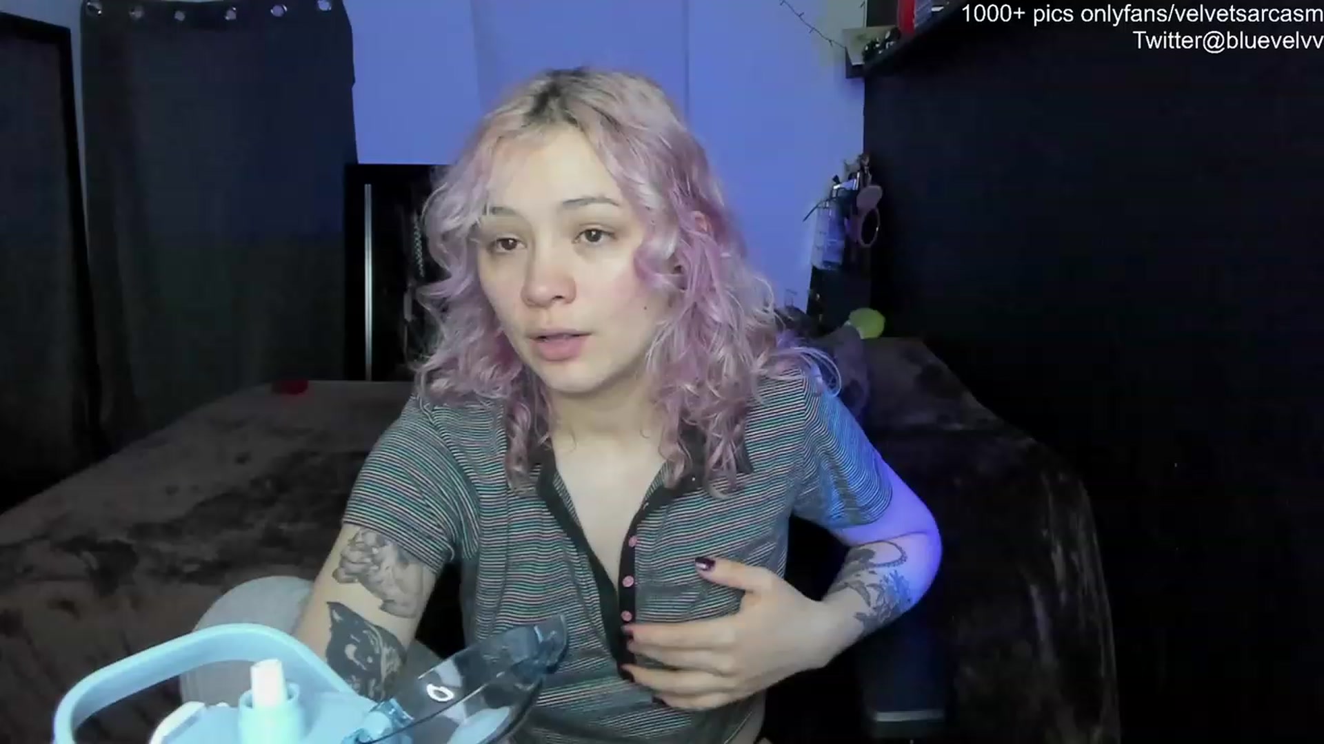 Gallery image thumbnail from VelvetSarcasm's myfreecams stream on, 06/26/2023, 05:32 image 4 of 20