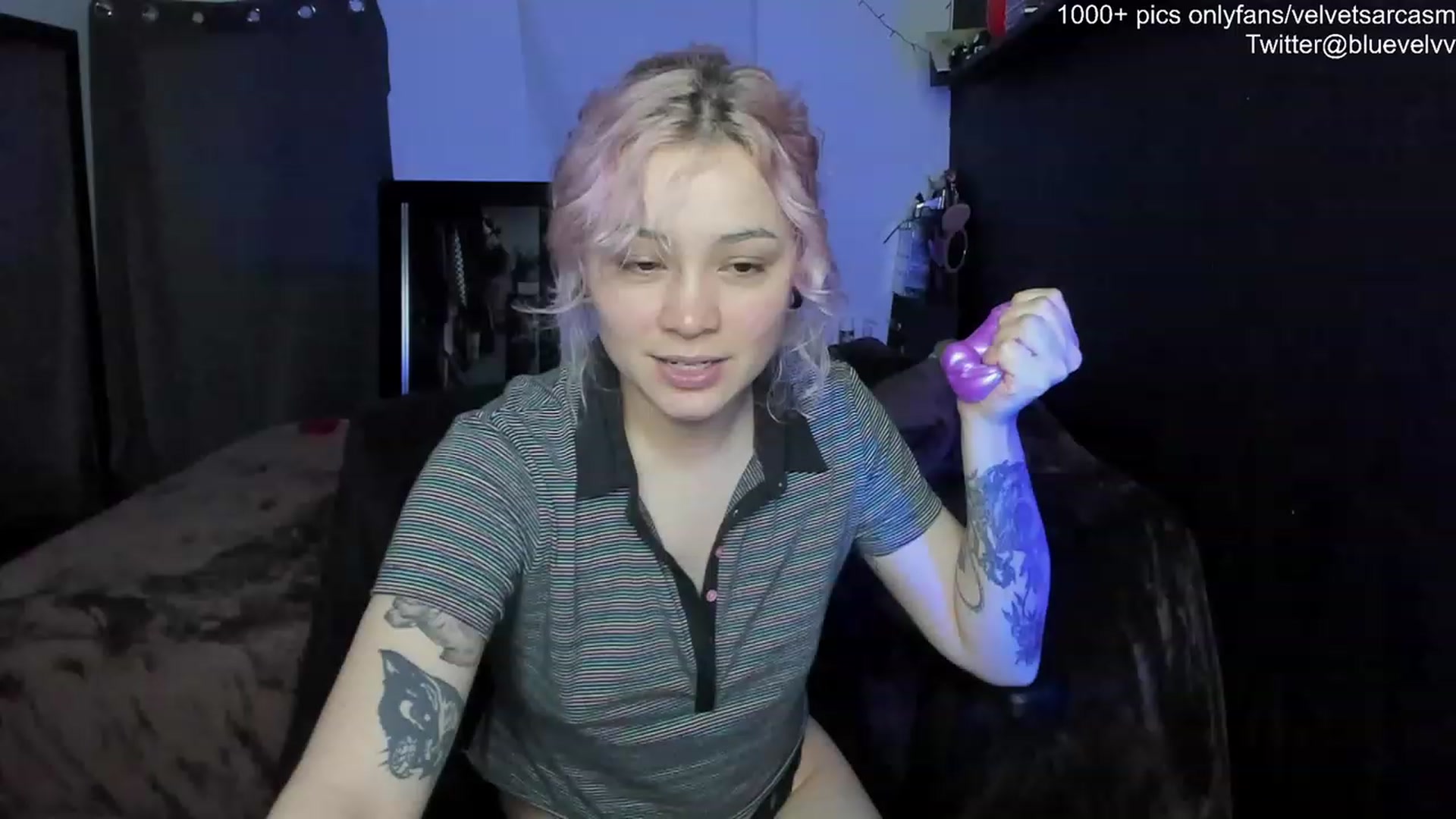 Gallery image thumbnail from VelvetSarcasm's myfreecams stream on, 06/26/2023, 05:32 image 6 of 20