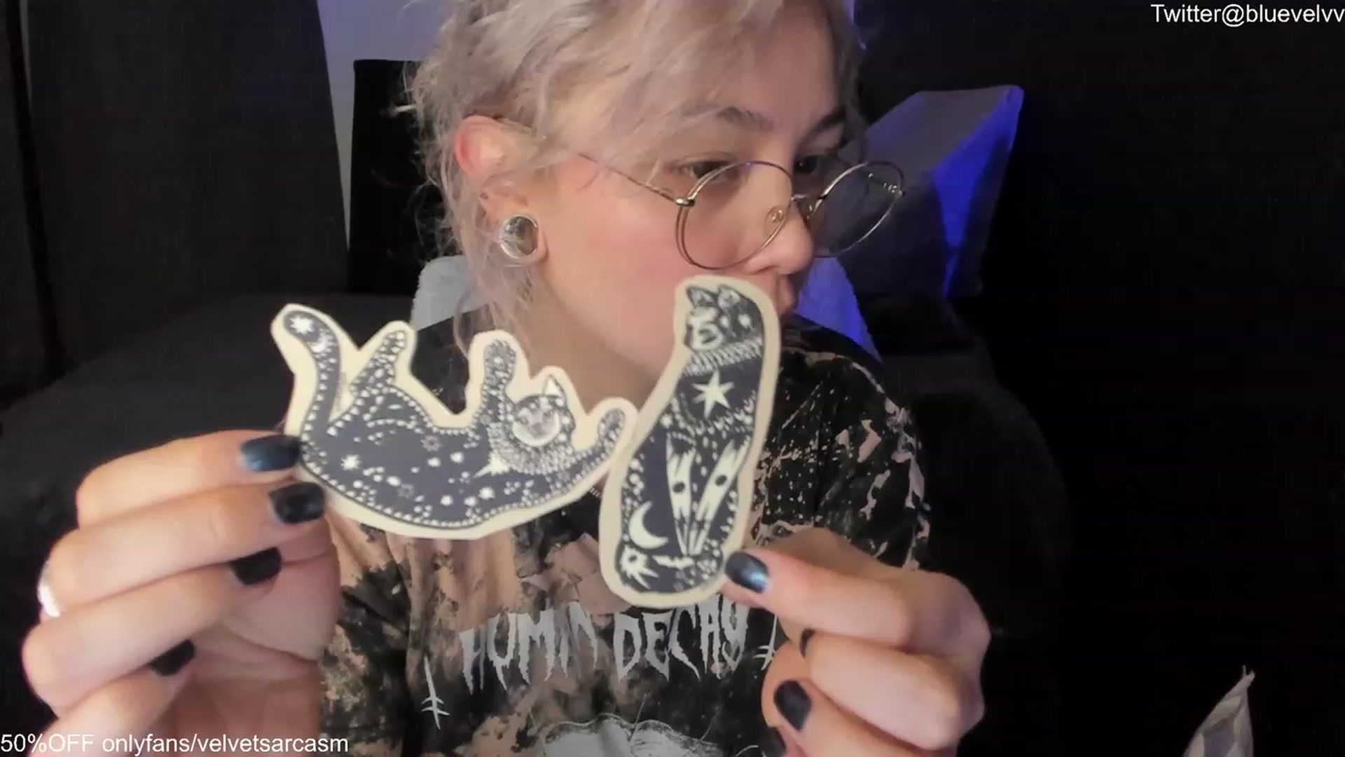 Gallery image thumbnail from VelvetSarcasm's myfreecams stream on, 08/13/2023, 02:57 image 10 of 20