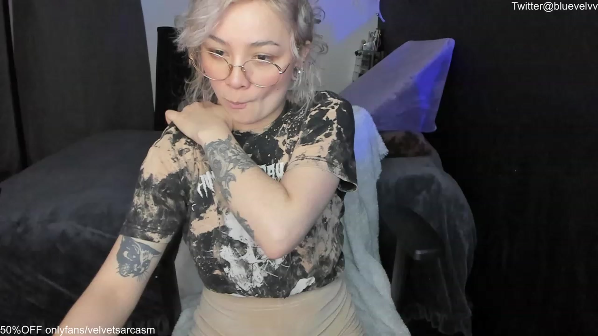 Gallery image thumbnail from VelvetSarcasm's myfreecams stream on, 08/13/2023, 02:57 image 1 of 20