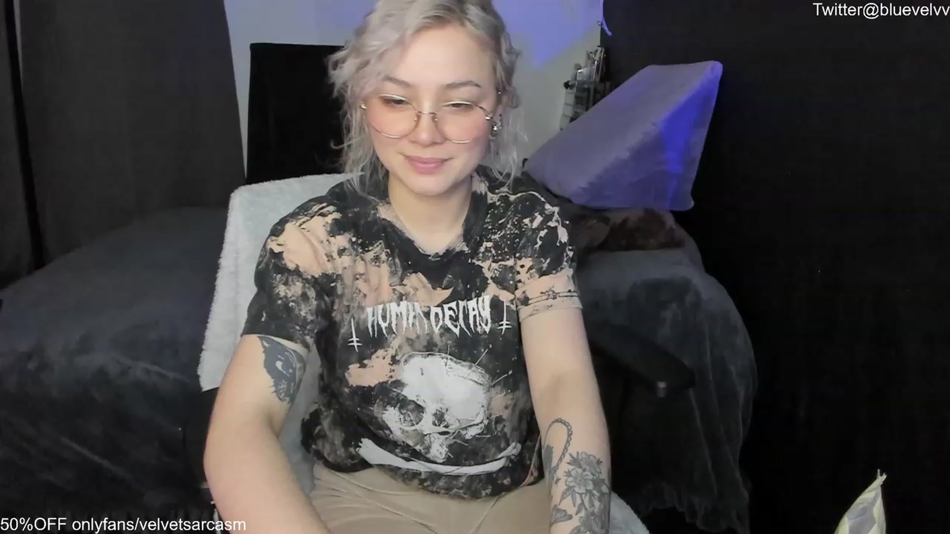 Gallery image thumbnail from VelvetSarcasm's myfreecams stream on, 08/13/2023, 02:57 image 5 of 20