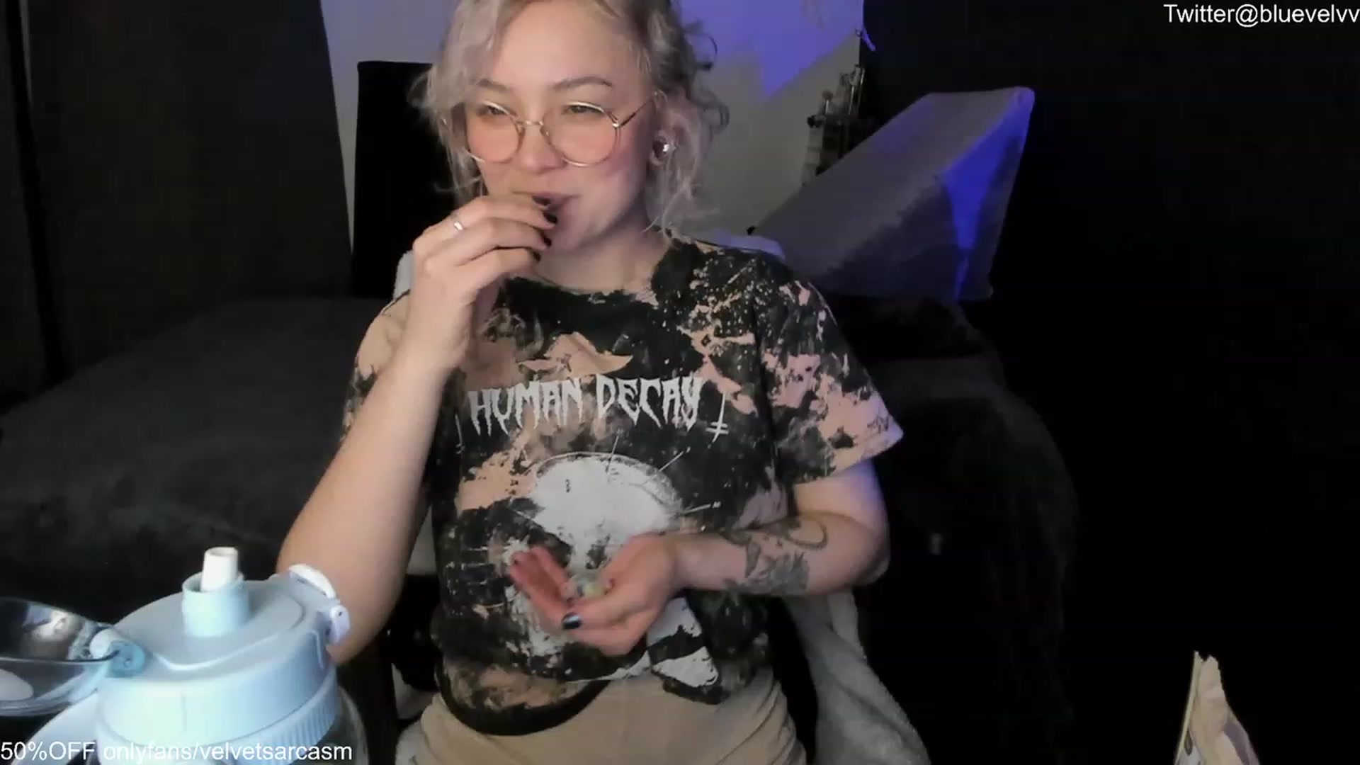 Gallery image thumbnail from VelvetSarcasm's myfreecams stream on, 08/13/2023, 02:57 image 18 of 20