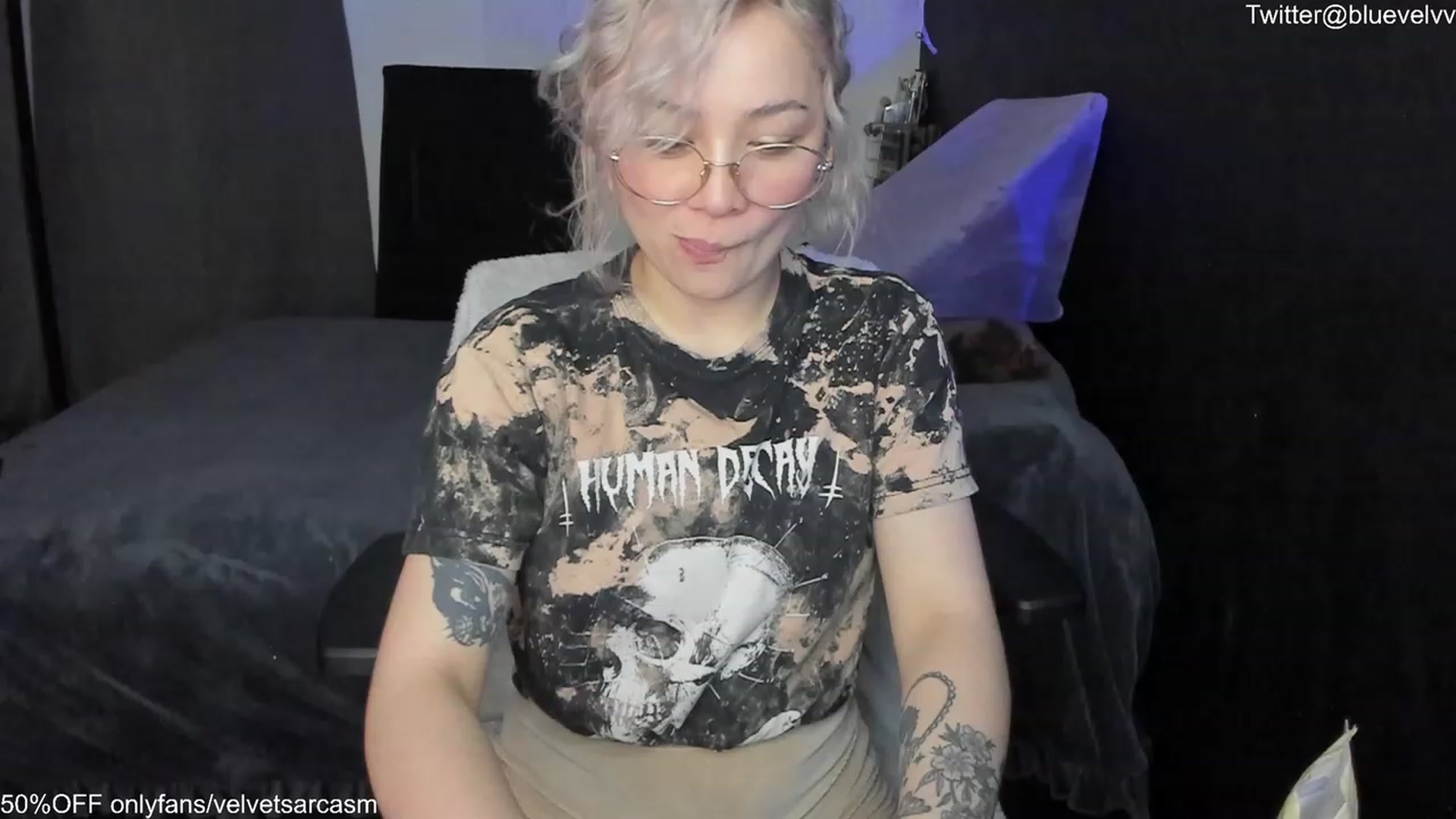 Gallery image thumbnail from VelvetSarcasm's myfreecams stream on, 08/13/2023, 02:57 image 3 of 20