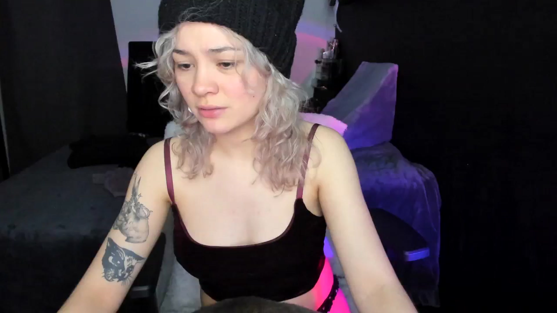 Gallery image thumbnail from VelvetSarcasm's myfreecams stream on, 08/17/2023, 05:59 image 6 of 20