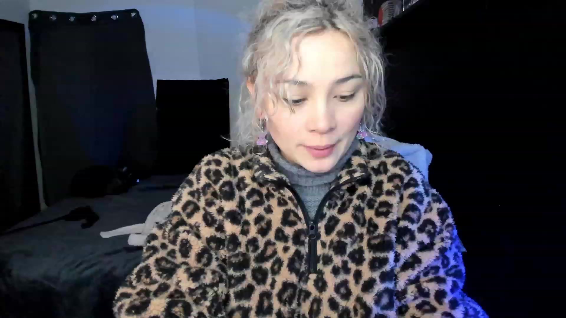 Gallery image thumbnail from VelvetSarcasm's myfreecams stream on, 08/19/2023, 04:56 image 2 of 20