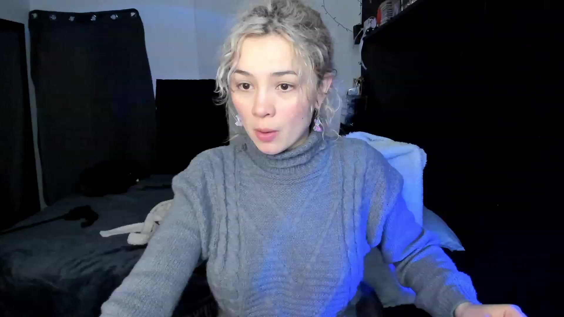 Gallery image thumbnail from VelvetSarcasm's myfreecams stream on, 08/19/2023, 04:56 image 18 of 20
