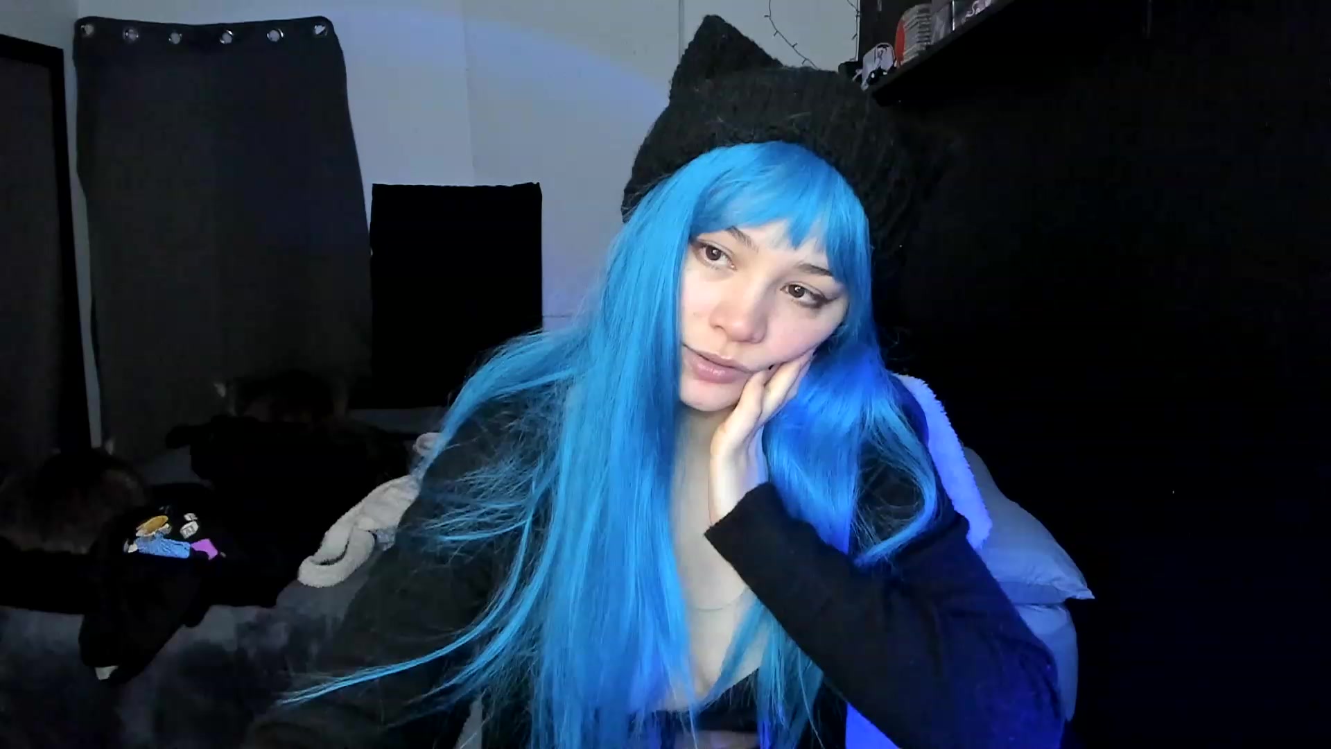 Gallery image thumbnail from VelvetSarcasm's myfreecams stream on, 08/19/2023, 07:28 image 10 of 20