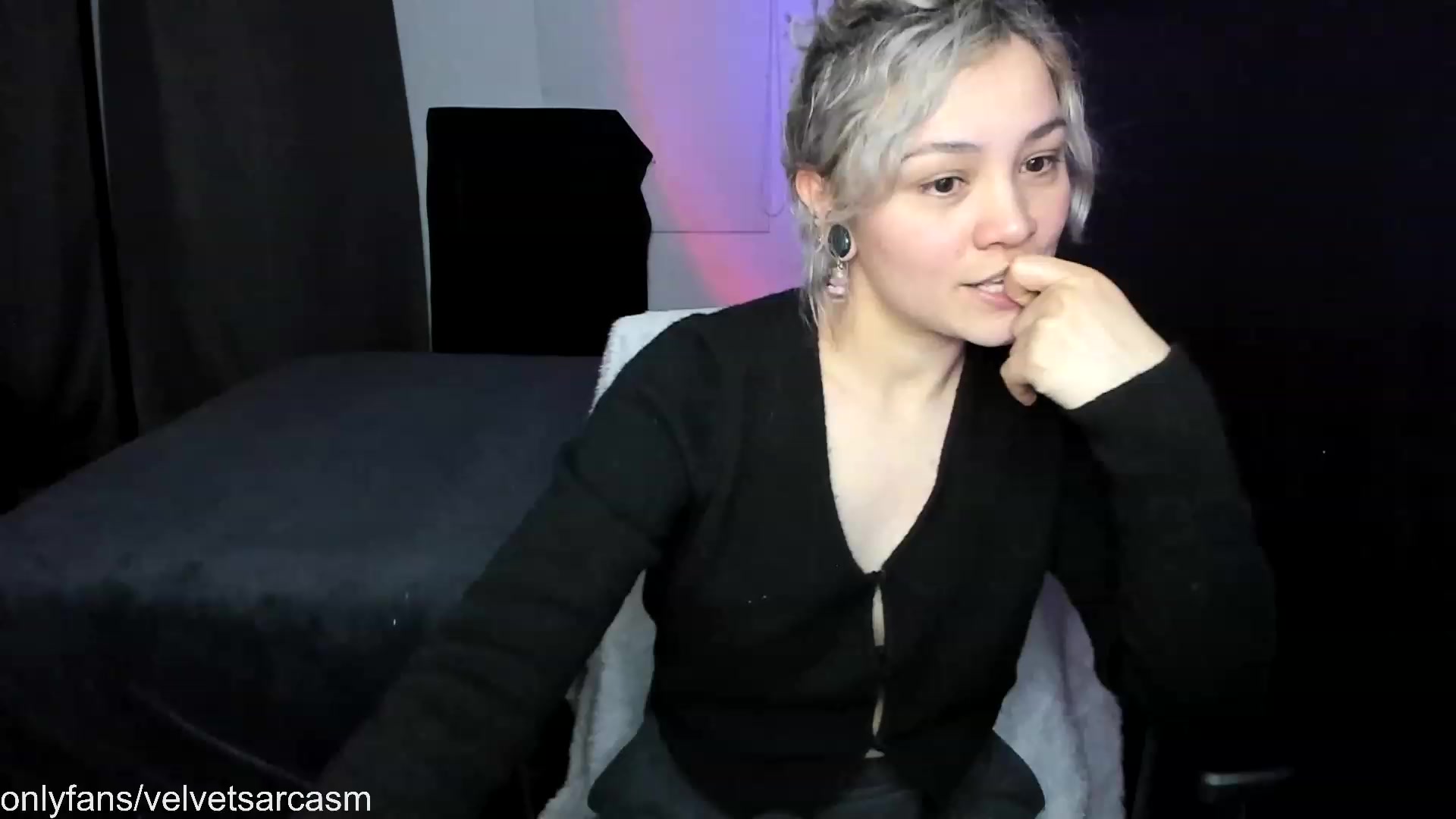 Gallery image thumbnail from VelvetSarcasm's myfreecams stream on, 09/05/2023, 04:23 image 6 of 20