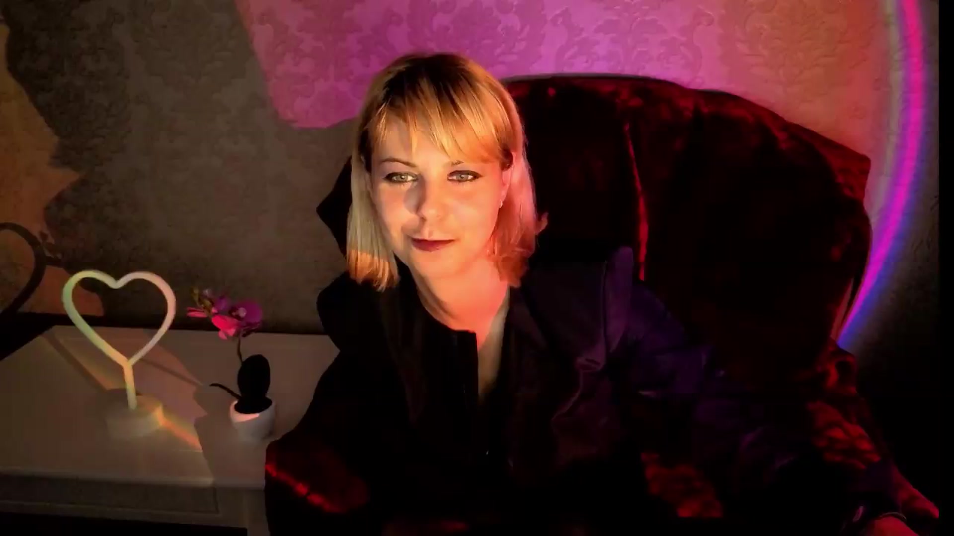 Gallery image thumbnail from VelvetSienna's myfreecams stream on, 09/11/2026, 14:08 image 3 of 20