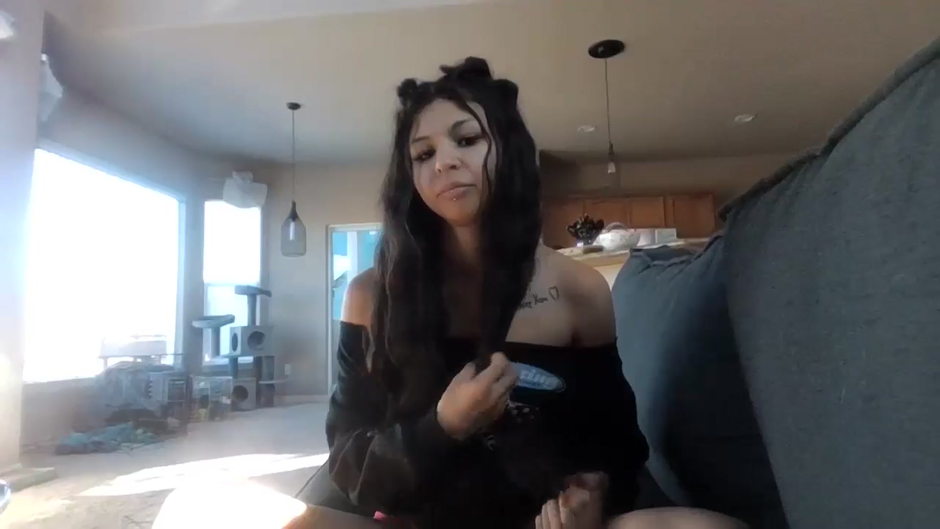 Gallery image thumbnail from Velvet_Kaida's myfreecams stream on, 11/20/2024, 20:10 image 15 of 20