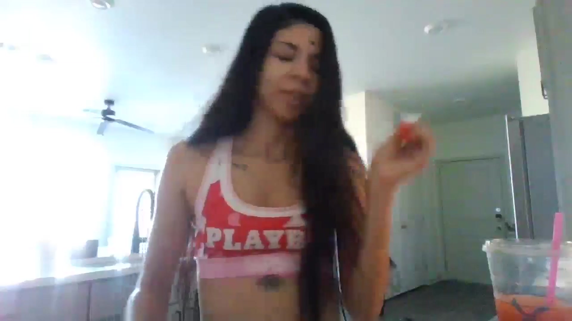 Gallery image thumbnail from Velvet_Kaida's myfreecams stream on, 05/03/2025, 19:34 image 7 of 20