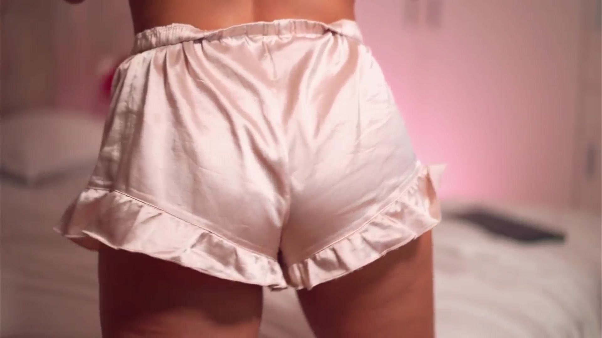 Gallery image thumbnail from VelvettAngel's myfreecams stream on, 05/16/2025, 07:15 image 12 of 20