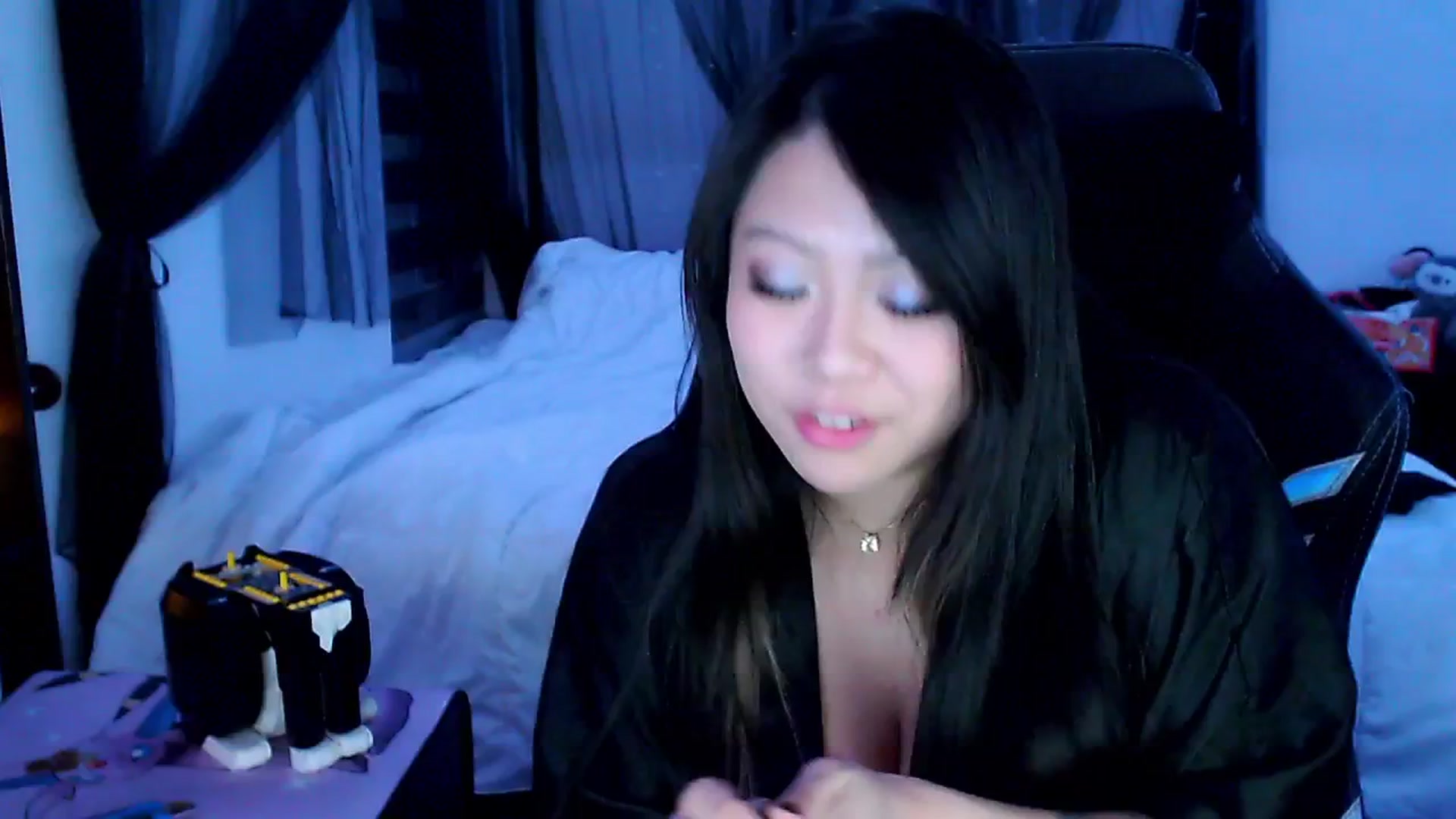 Gallery image thumbnail from VelvetteKitty's myfreecams stream on, 01/01/2026, 12:13 image 20 of 20