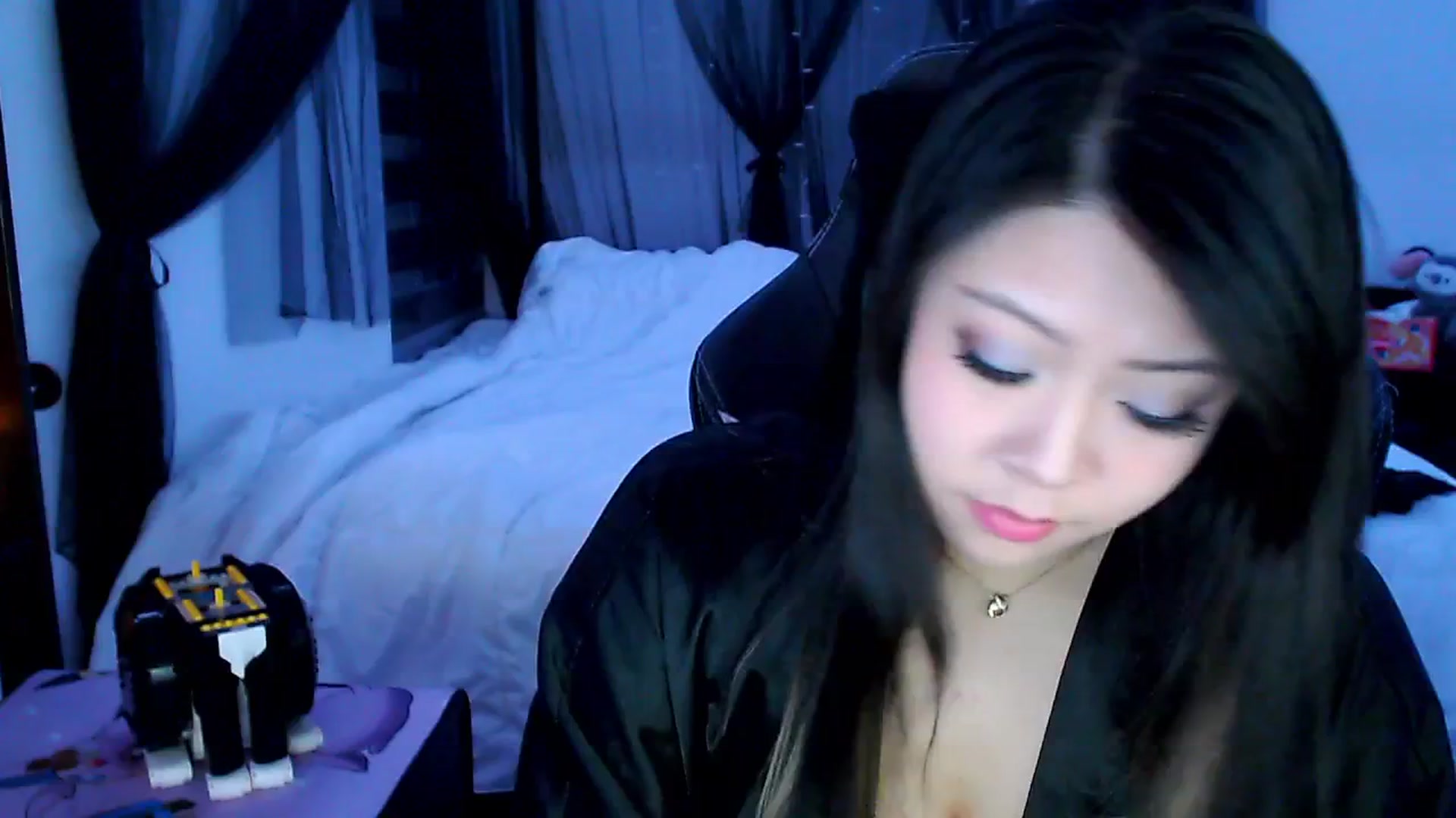 Gallery image thumbnail from VelvetteKitty's myfreecams stream on, 01/01/2026, 12:13 image 11 of 20