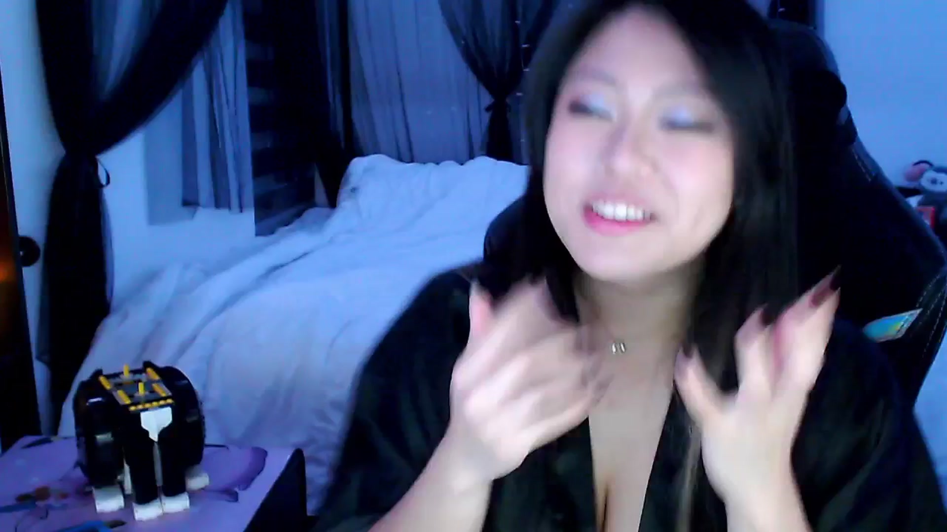 Gallery image thumbnail from VelvetteKitty's myfreecams stream on, 01/01/2026, 12:13 image 17 of 20