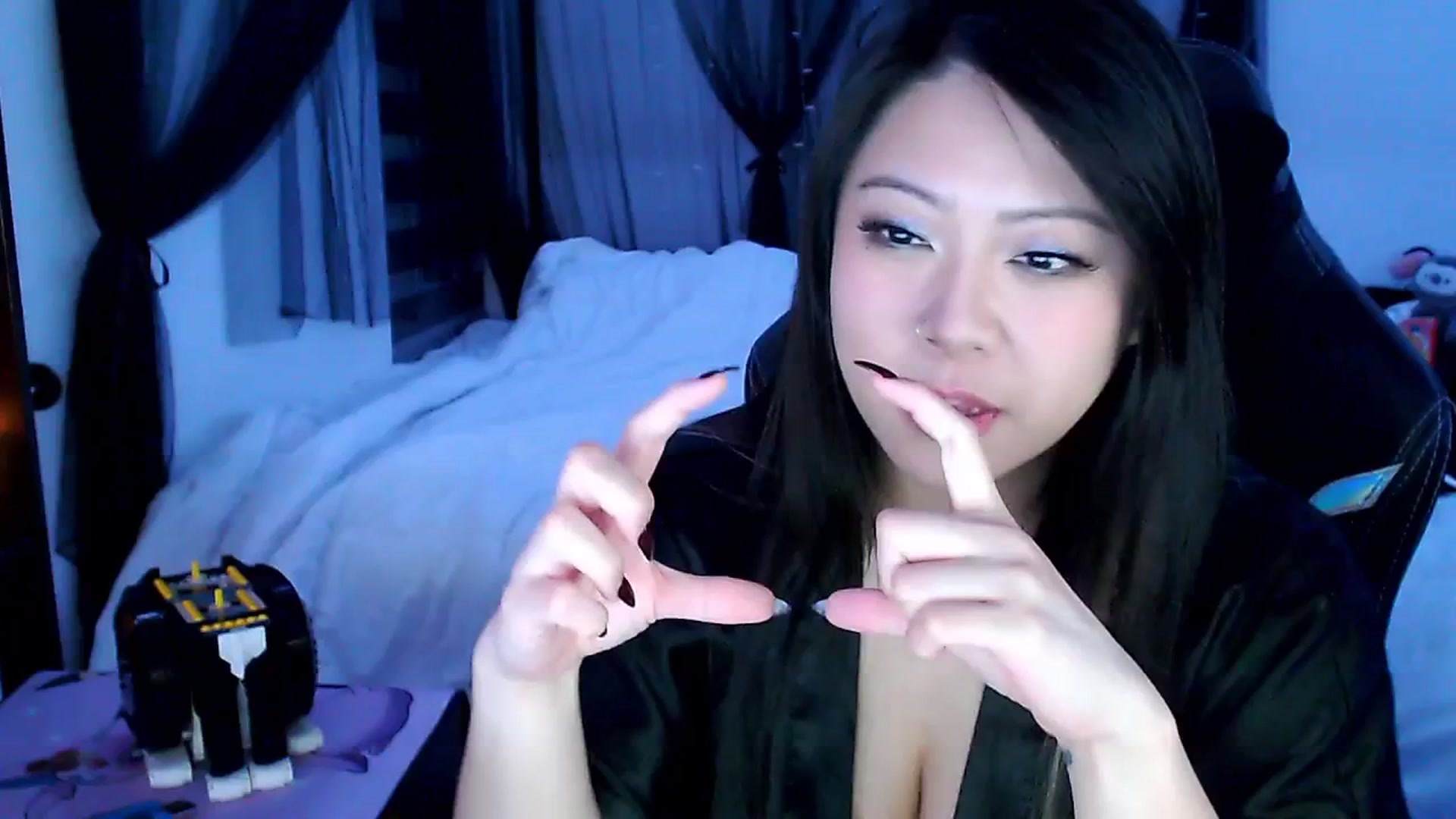 Gallery image thumbnail from VelvetteKitty's myfreecams stream on, 01/01/2026, 12:13 image 16 of 20