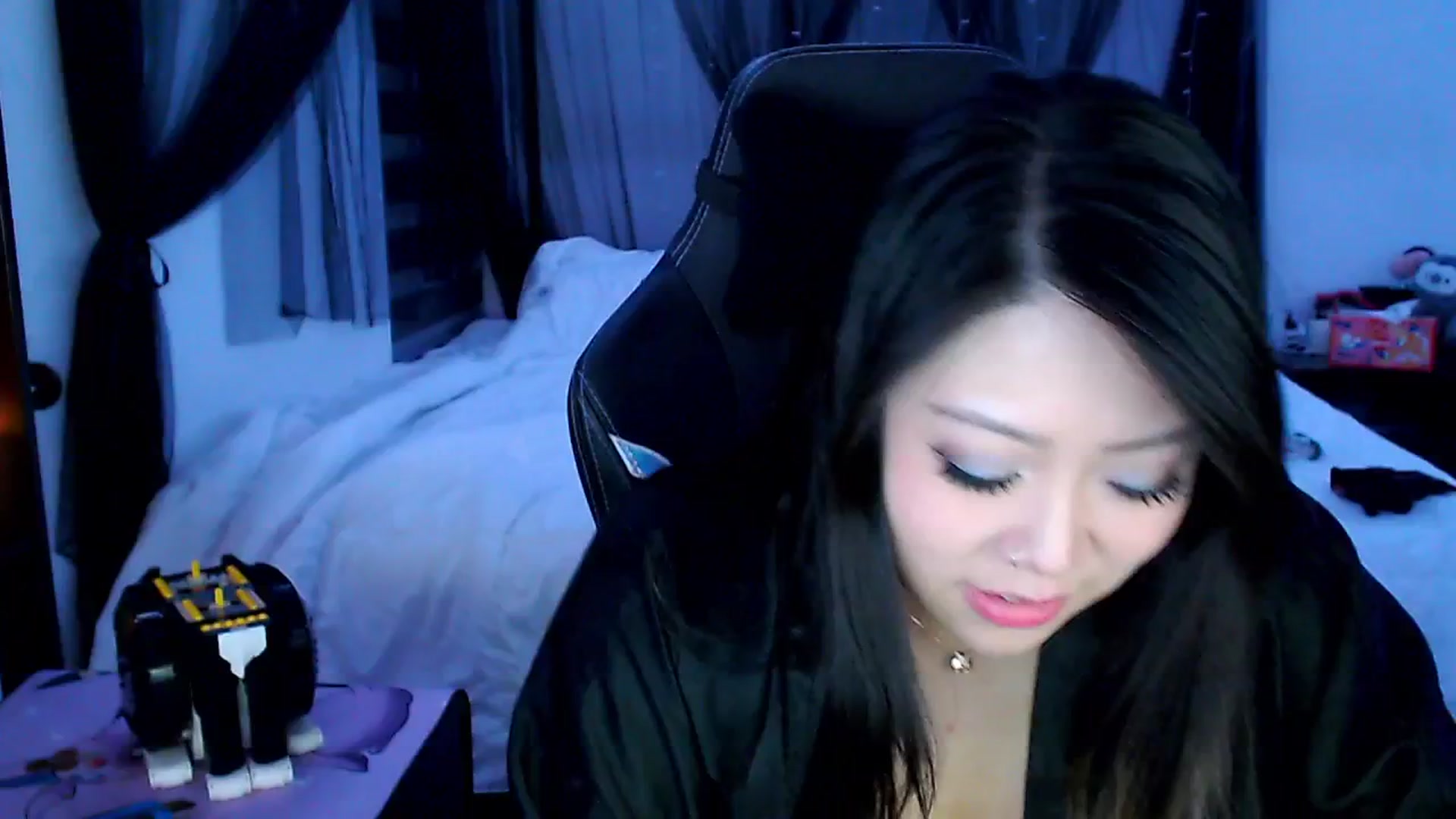 Gallery image thumbnail from VelvetteKitty's myfreecams stream on, 01/01/2026, 12:13 image 6 of 20