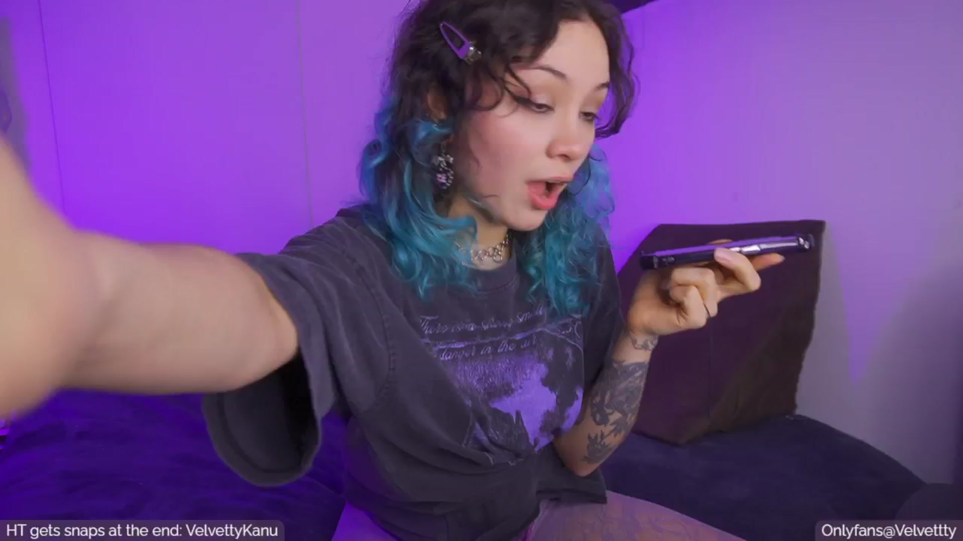 Gallery image thumbnail from Velvetty's myfreecams stream on, 12/25/2024, 05:12 image 11 of 20