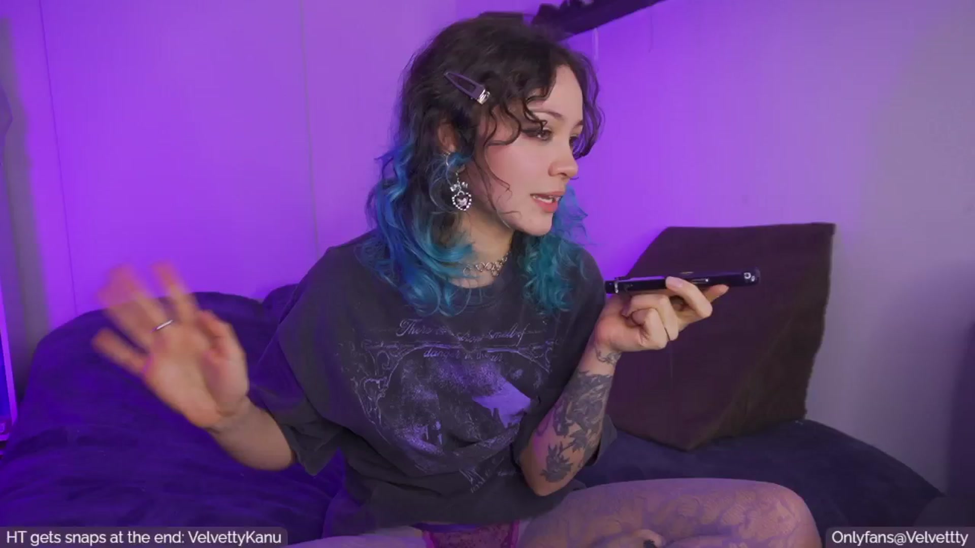 Gallery image thumbnail from Velvetty's myfreecams stream on, 12/25/2024, 05:12 image 10 of 20