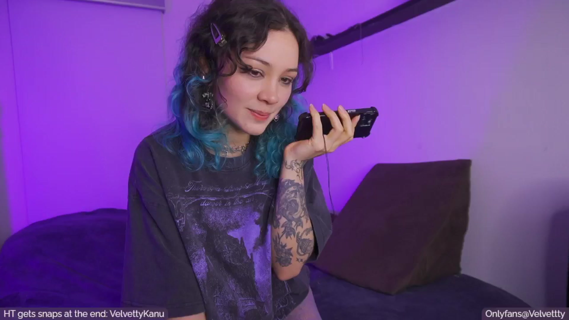 Gallery image thumbnail from Velvetty's myfreecams stream on, 12/25/2024, 05:12 image 9 of 20