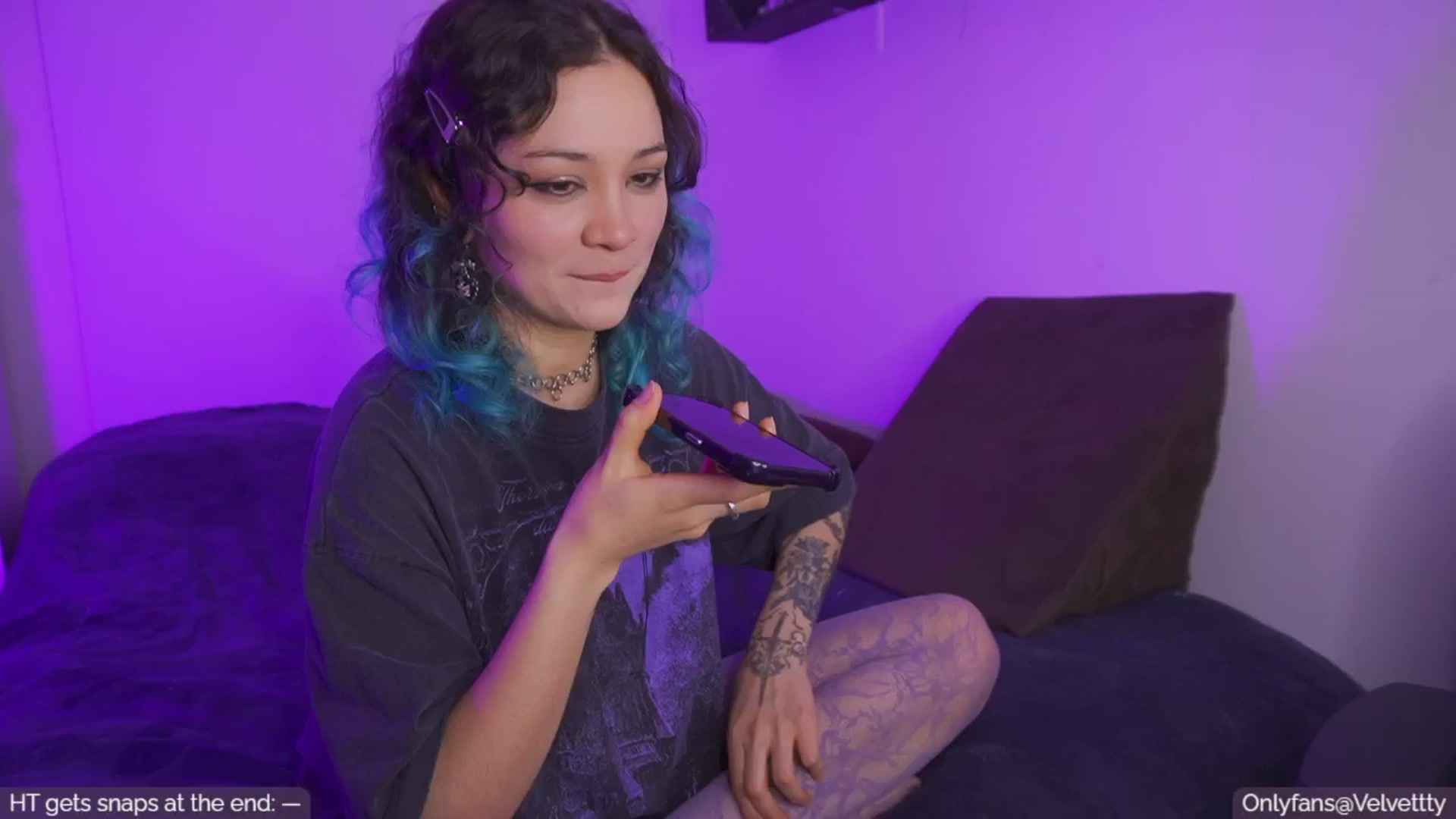 Gallery image thumbnail from Velvetty's myfreecams stream on, 12/25/2024, 05:12 image 2 of 20