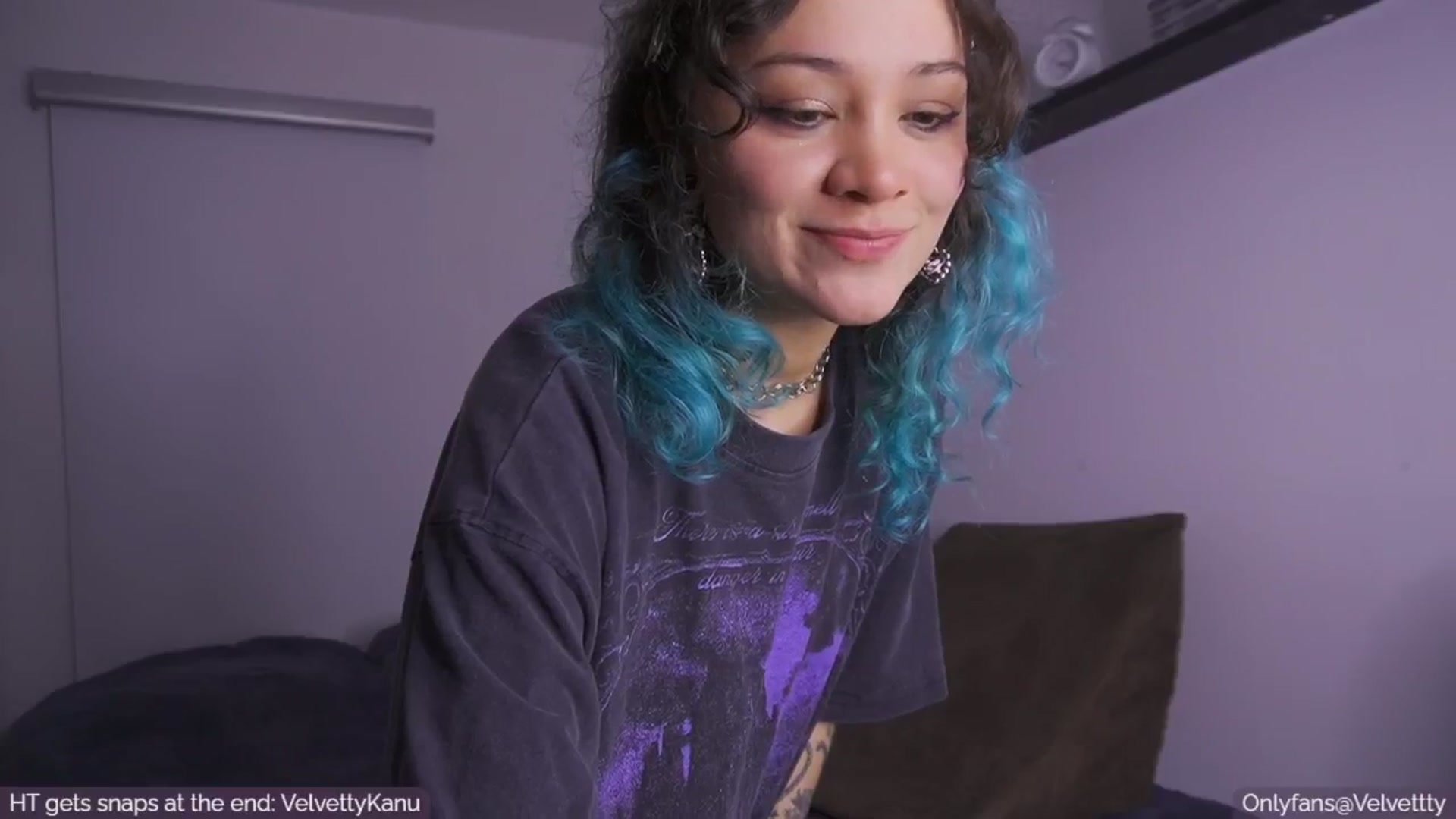 Gallery image thumbnail from Velvetty's myfreecams stream on, 12/25/2024, 06:32 image 12 of 20