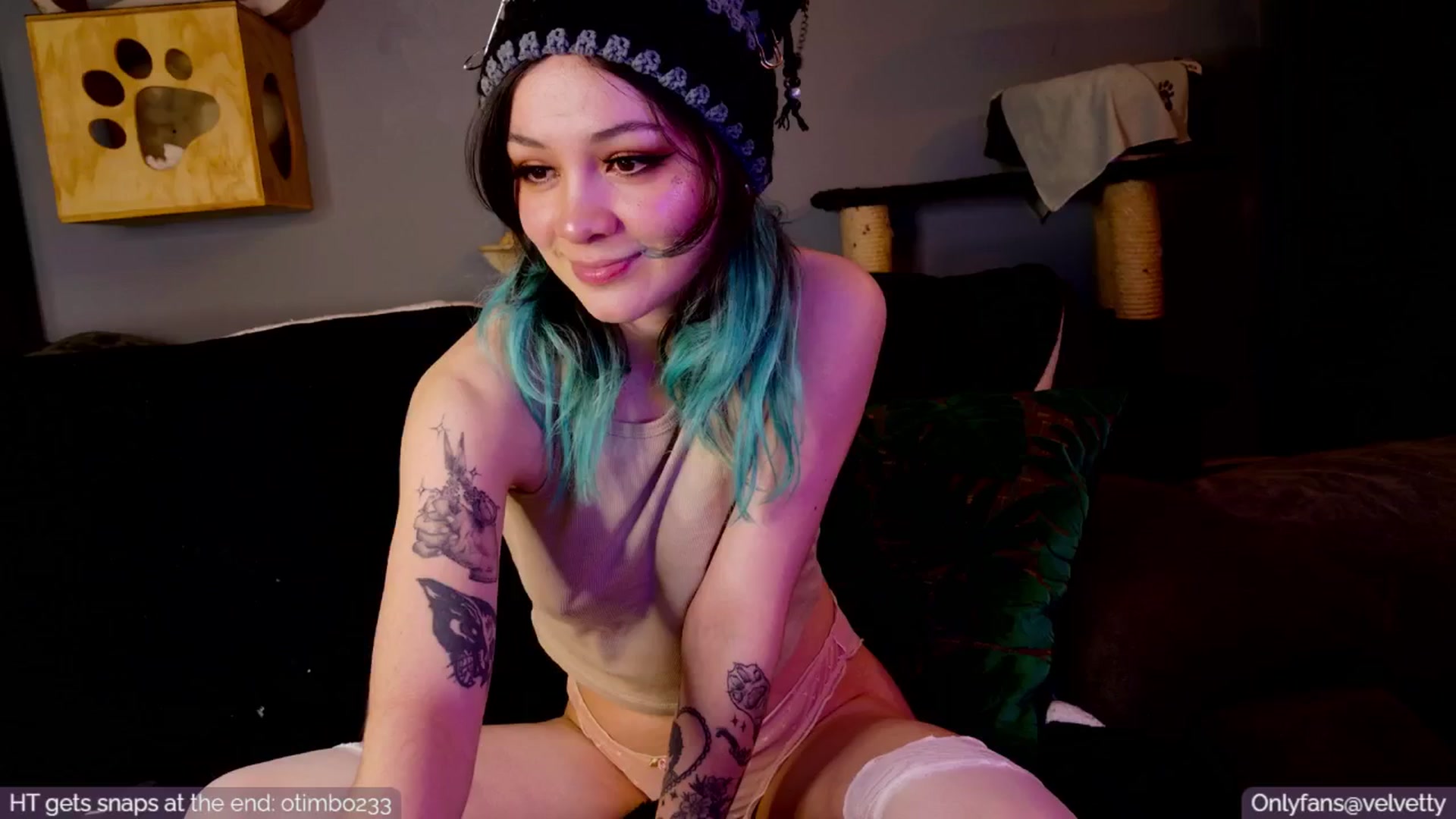 Gallery image thumbnail from Velvetty's myfreecams stream on, 01/22/2025, 06:07 image 10 of 20