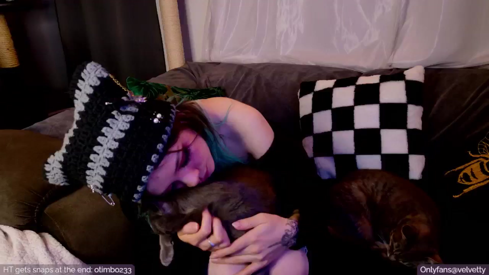 Gallery image thumbnail from Velvetty's myfreecams stream on, 01/22/2025, 06:07 image 2 of 20