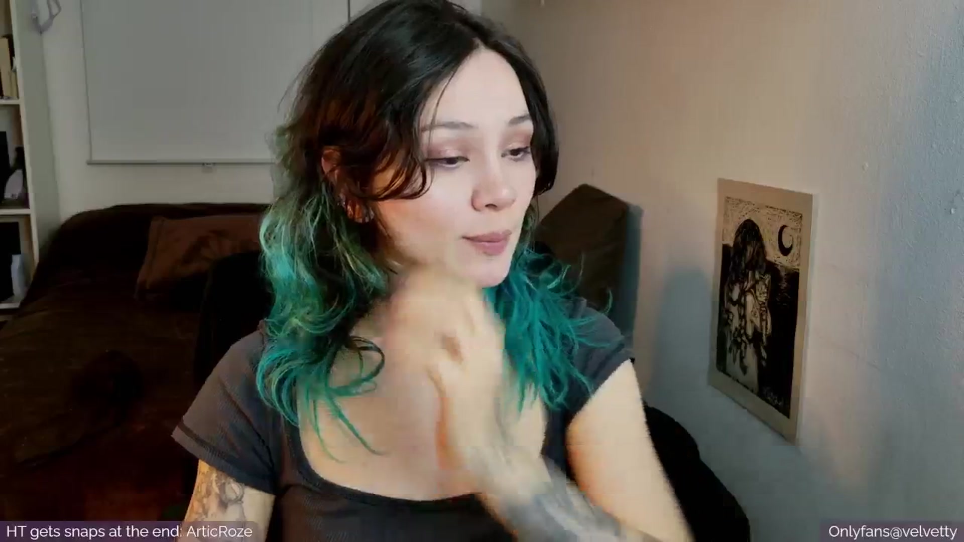 Gallery image thumbnail from Velvetty's myfreecams stream on, 02/19/2025, 04:04 image 16 of 20