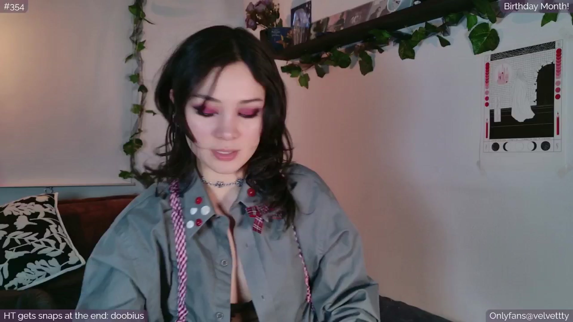 Gallery image thumbnail from Velvetty's myfreecams stream on, 08/18/2025, 06:49 image 2 of 20
