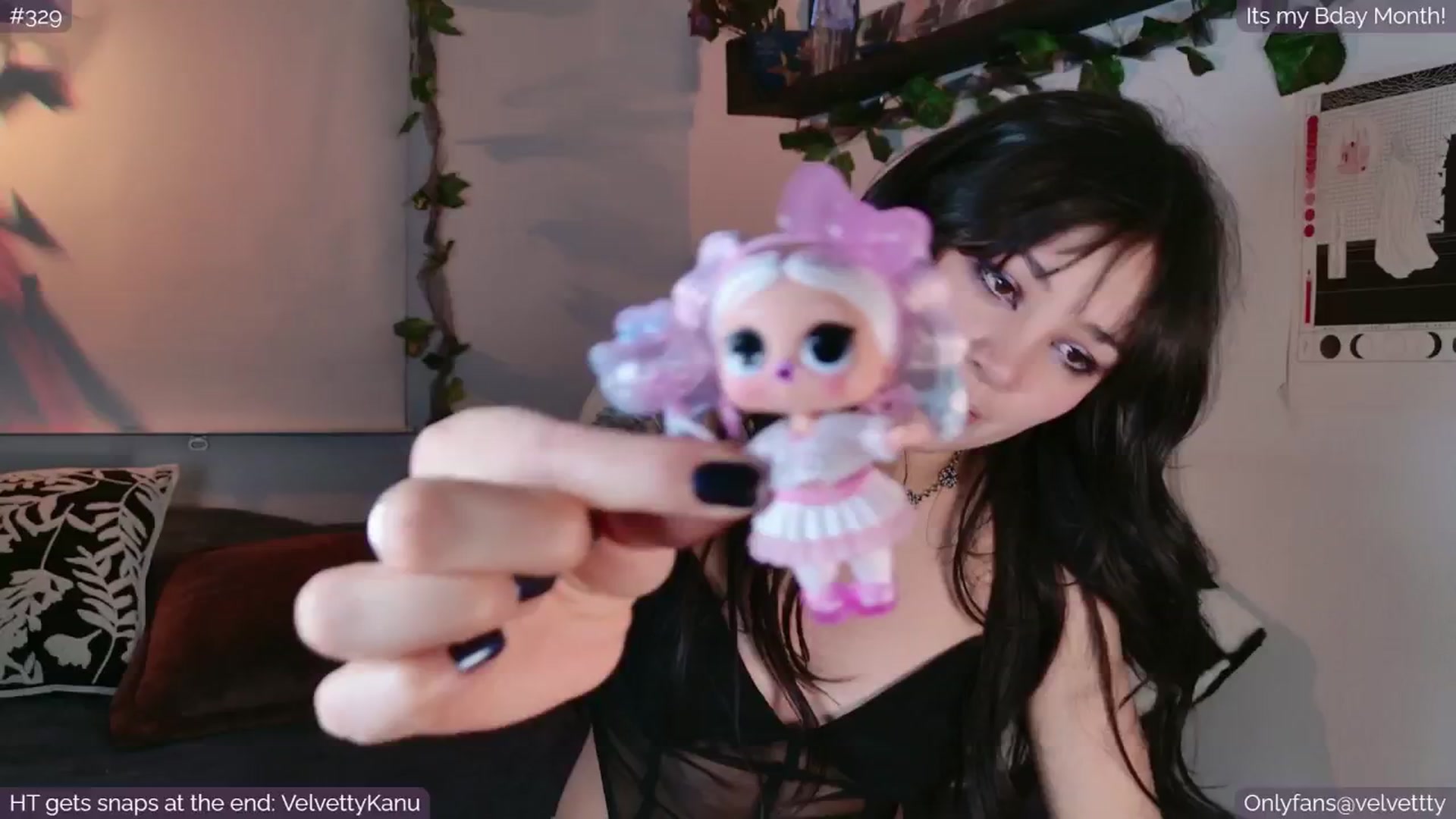 Gallery image thumbnail from Velvetty's myfreecams stream on, 08/21/2025, 04:50 image 11 of 20