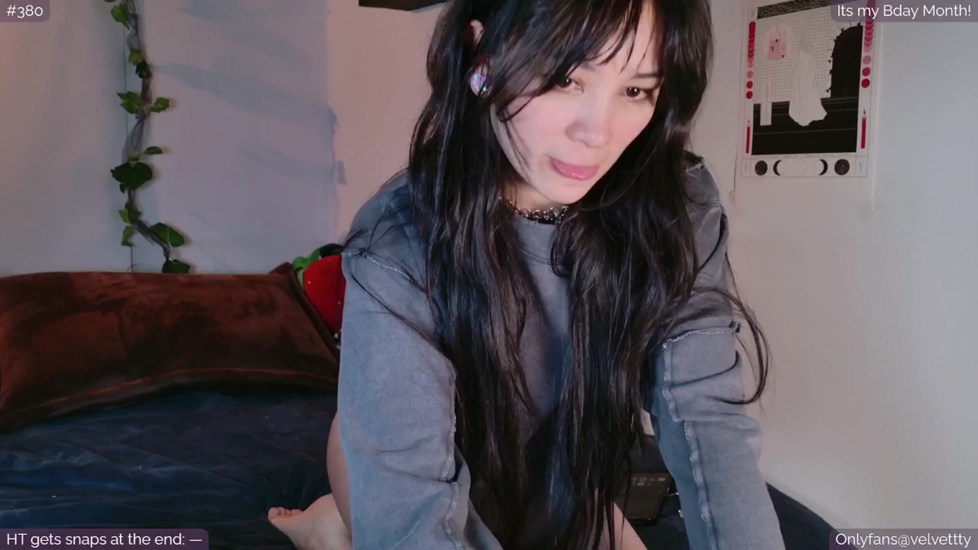 Gallery image thumbnail from Velvetty's myfreecams stream on, 08/25/2025, 04:45 image 5 of 20