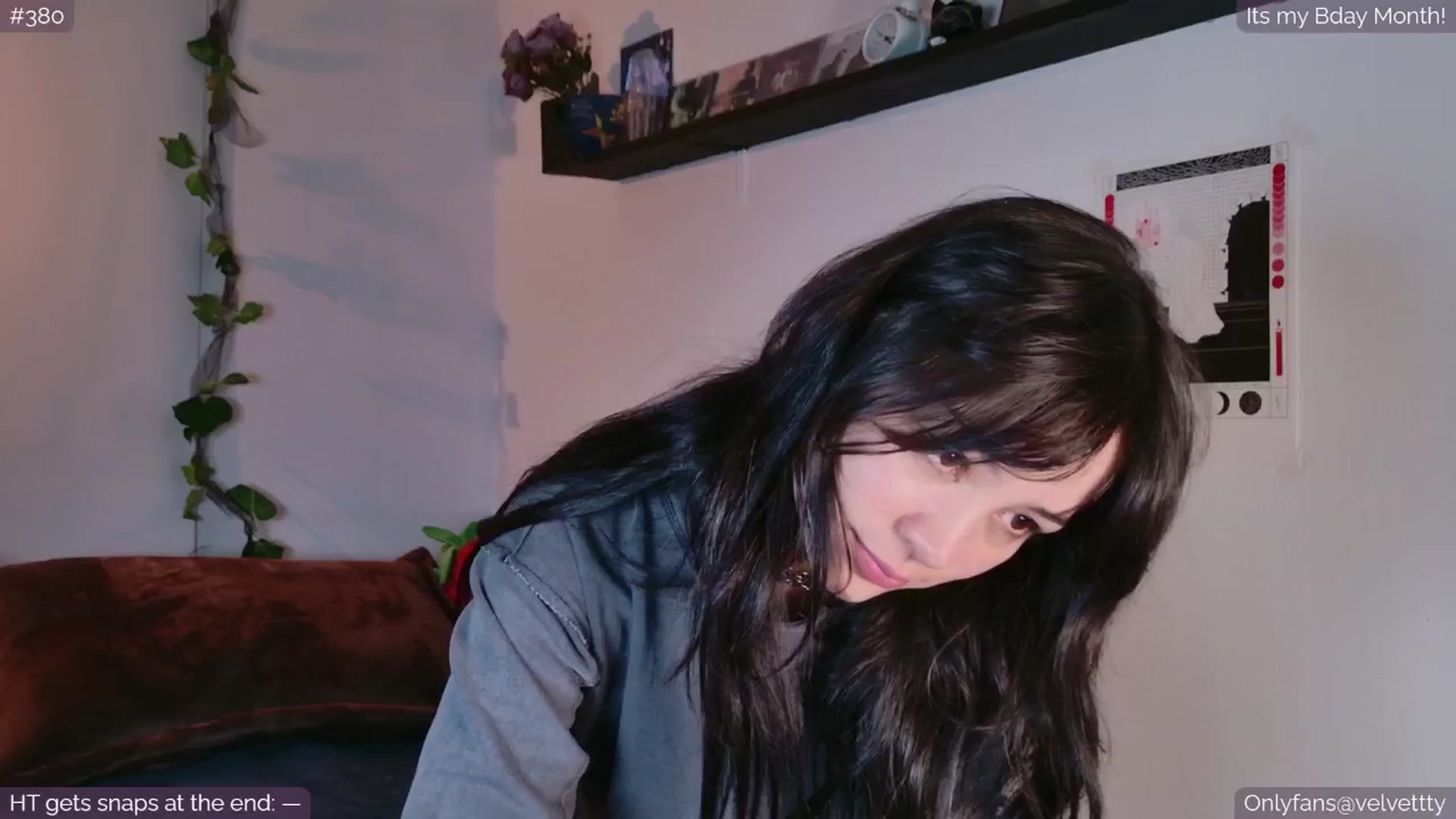 Gallery image thumbnail from Velvetty's myfreecams stream on, 08/25/2025, 04:45 image 1 of 20