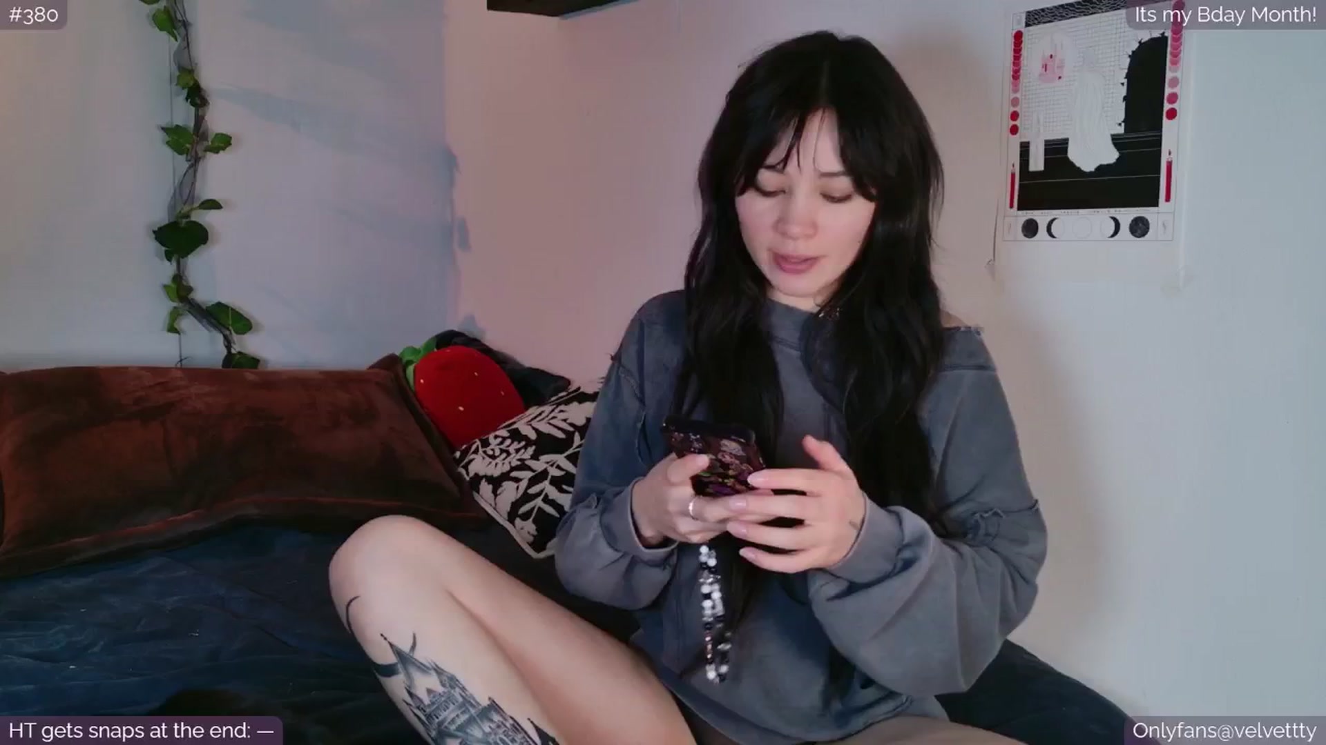 Gallery image thumbnail from Velvetty's myfreecams stream on, 08/25/2025, 04:45 image 2 of 20