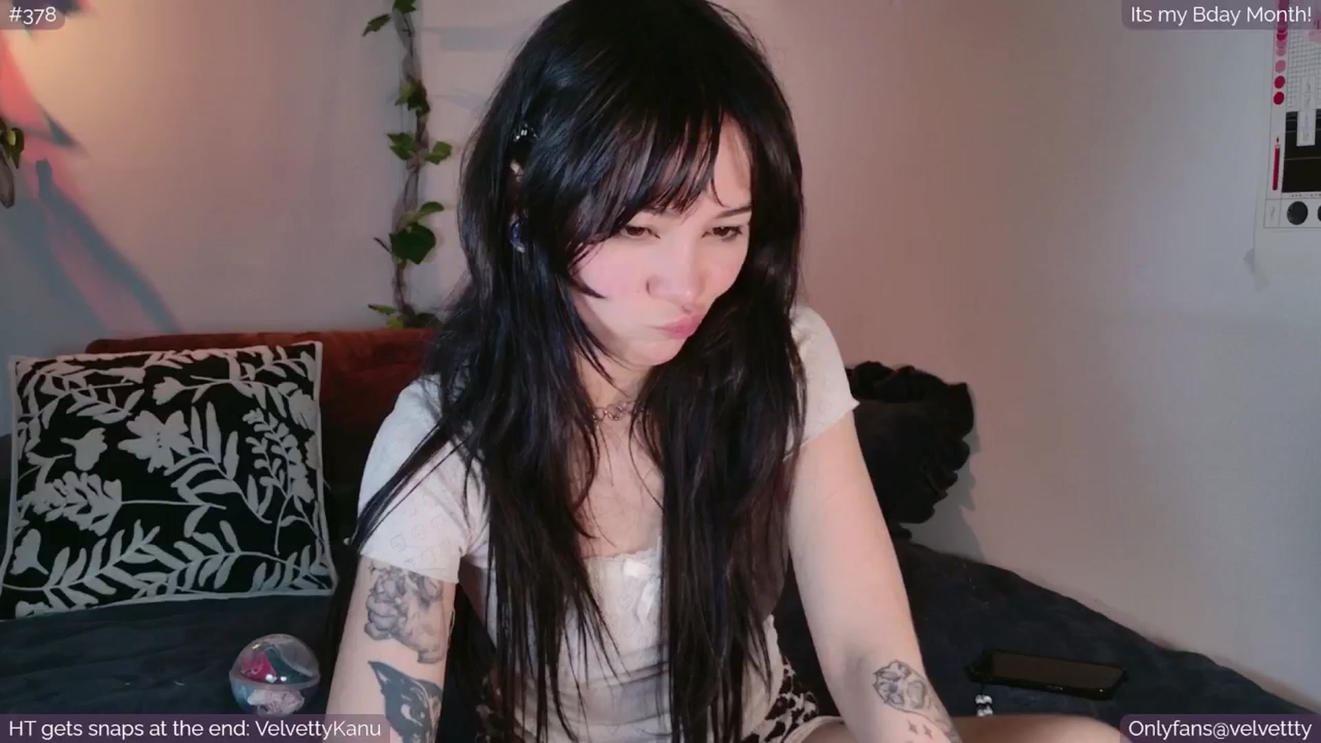 Gallery image thumbnail from Velvetty's myfreecams stream on, 08/27/2025, 06:06 image 2 of 20