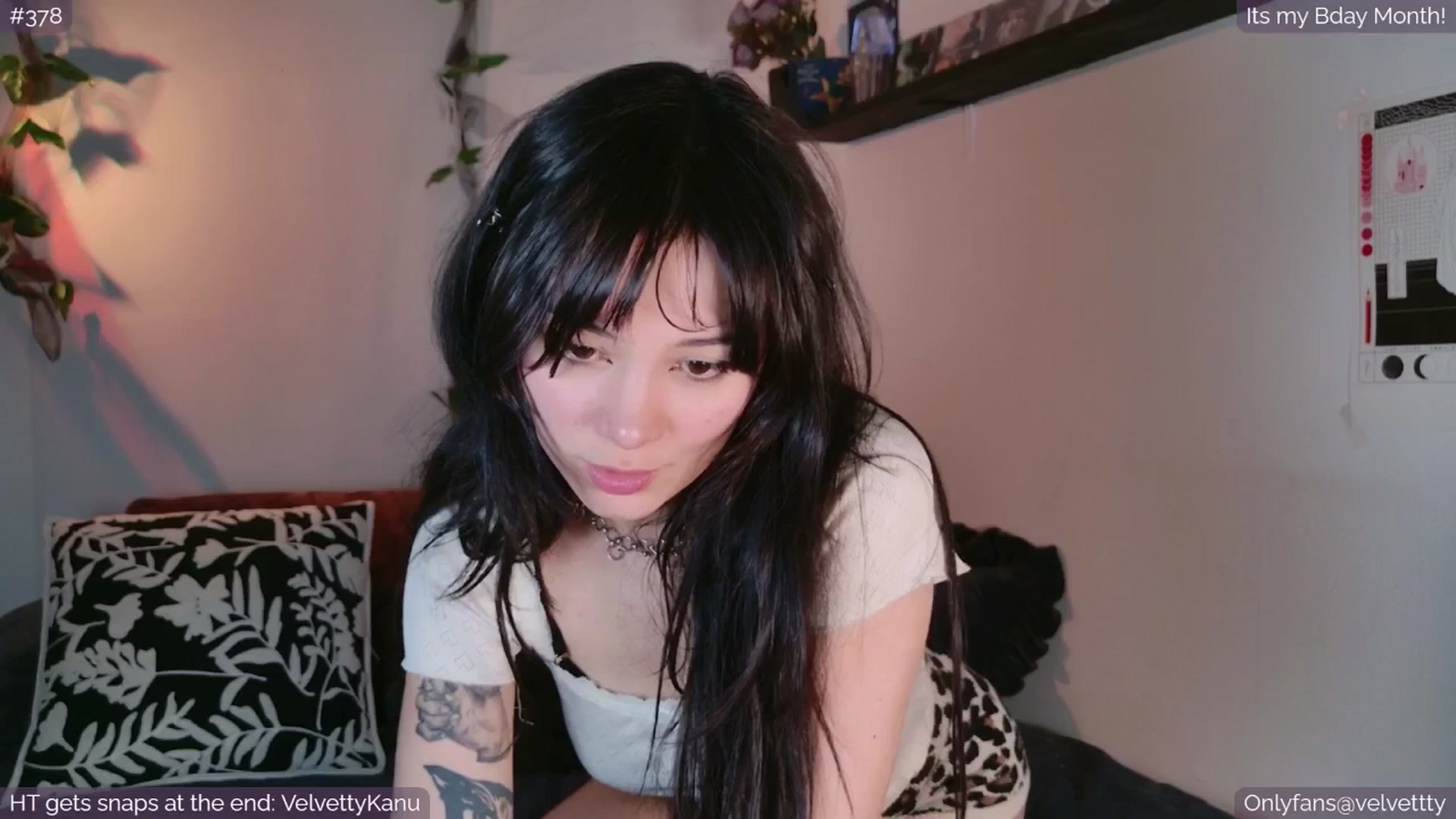Gallery image thumbnail from Velvetty's myfreecams stream on, 08/27/2025, 06:06 image 4 of 20