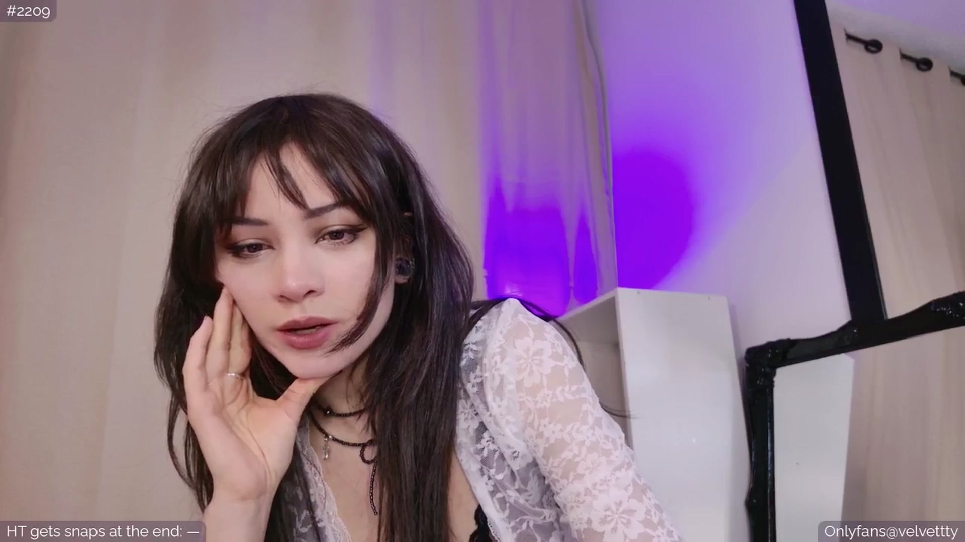 Gallery image thumbnail from Velvetty's myfreecams stream on, 11/20/2025, 03:43 image 17 of 20