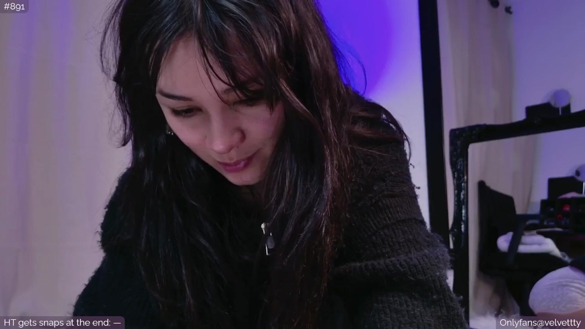 Gallery image thumbnail from Velvetty's myfreecams stream on, 11/22/2025, 04:54 image 14 of 20