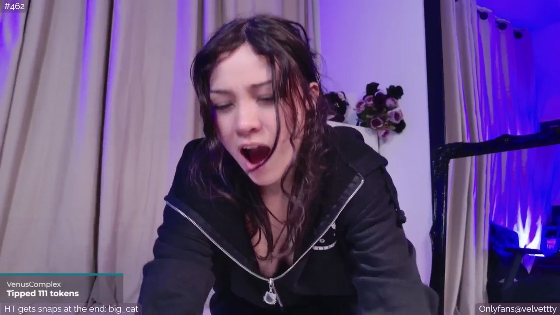 Gallery image thumbnail from Velvetty's myfreecams stream on, 12/16/2025, 07:30 image 4 of 20