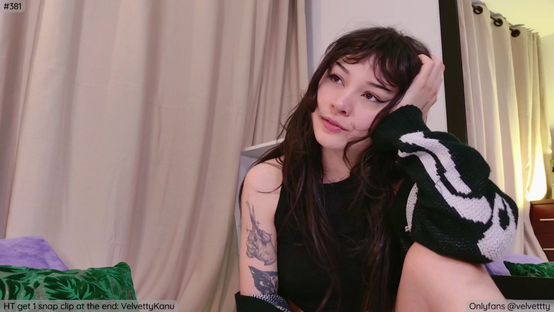 Gallery image thumbnail from Velvetty's myfreecams stream on, 01/21/2026, 04:01 image 8 of 20