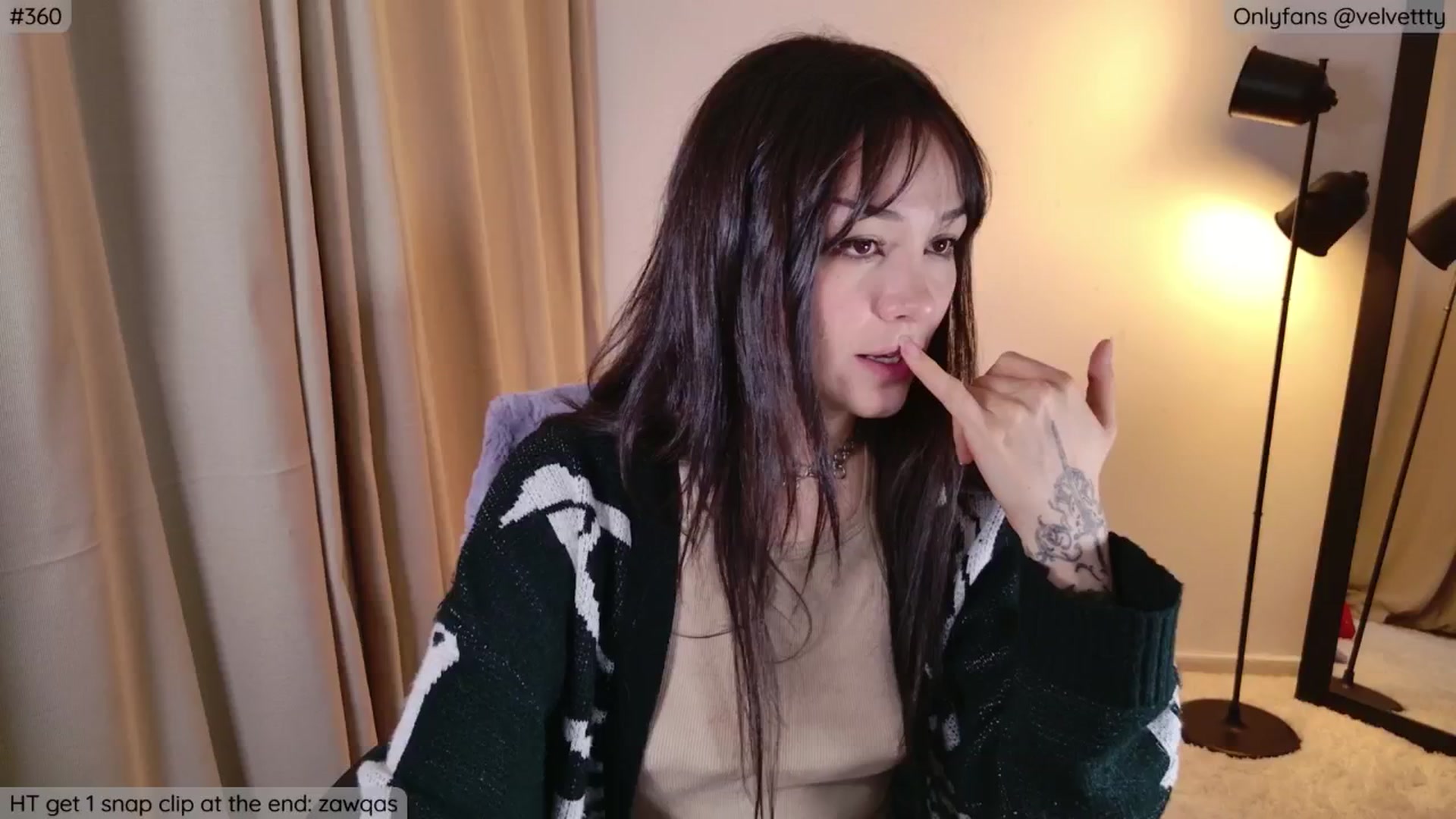 Gallery image thumbnail from Velvetty's myfreecams stream on, 03/17/2026, 04:56 image 17 of 20